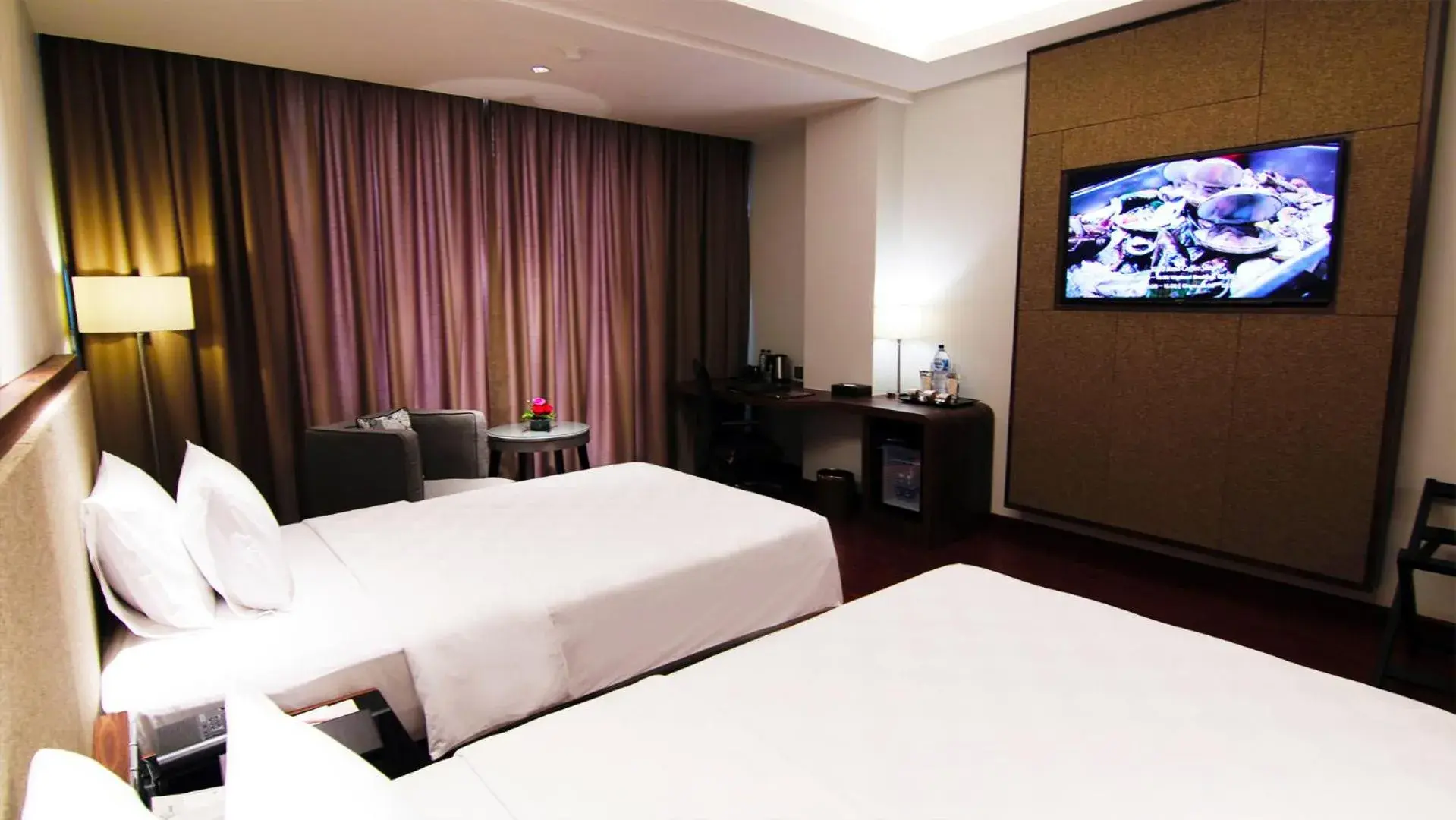 Bed in The Arista Hotel Palembang Bed in The Arista Hotel Palembang