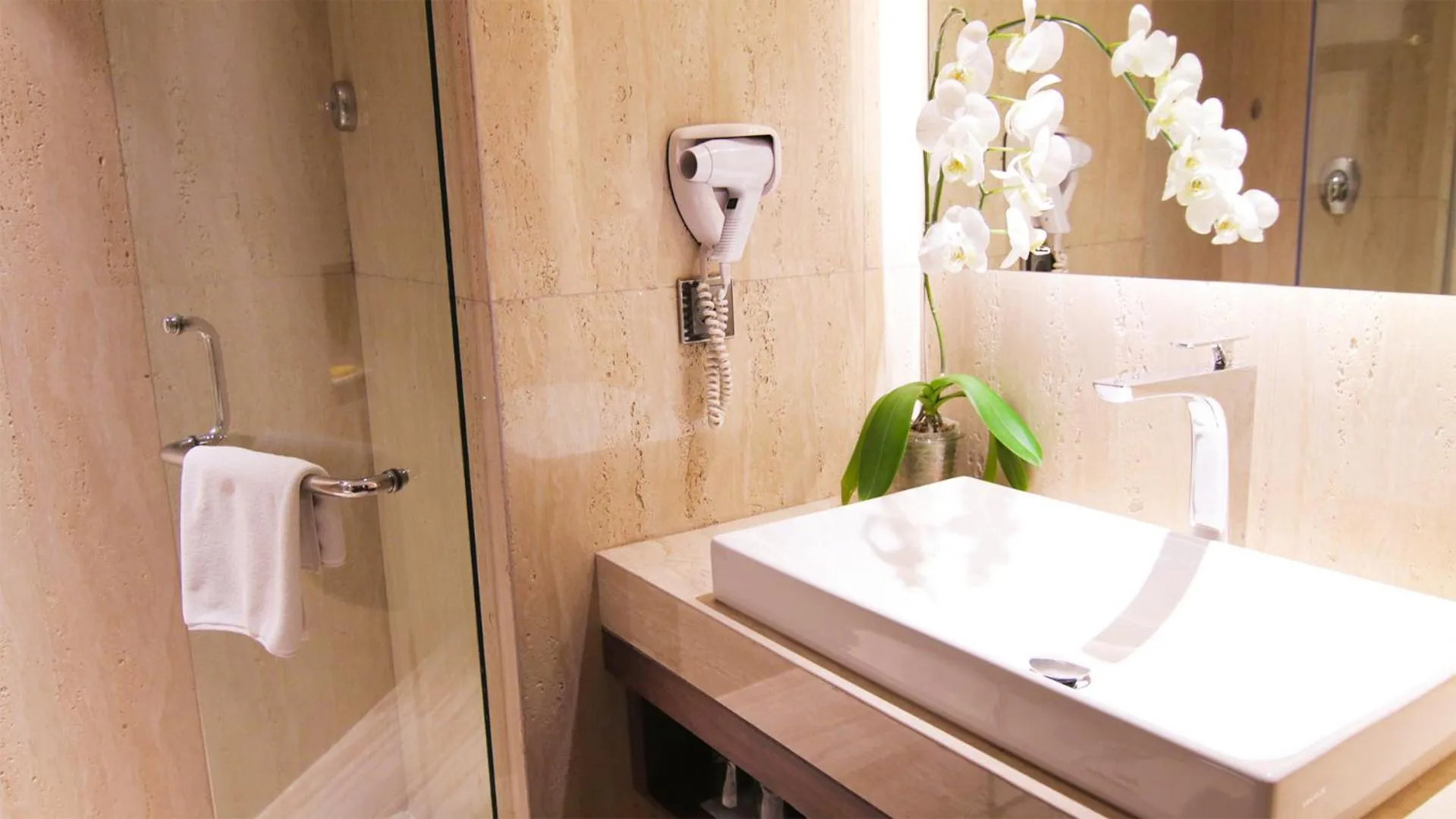 Bathroom in The Arista Hotel Palembang