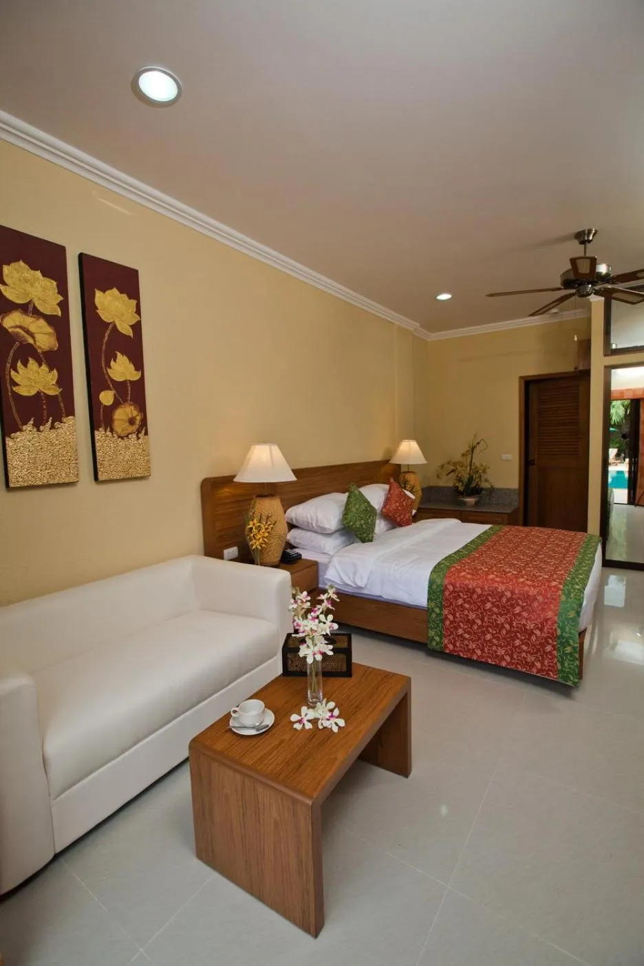 Photo of the whole room, Bed in Baan Souy Resort