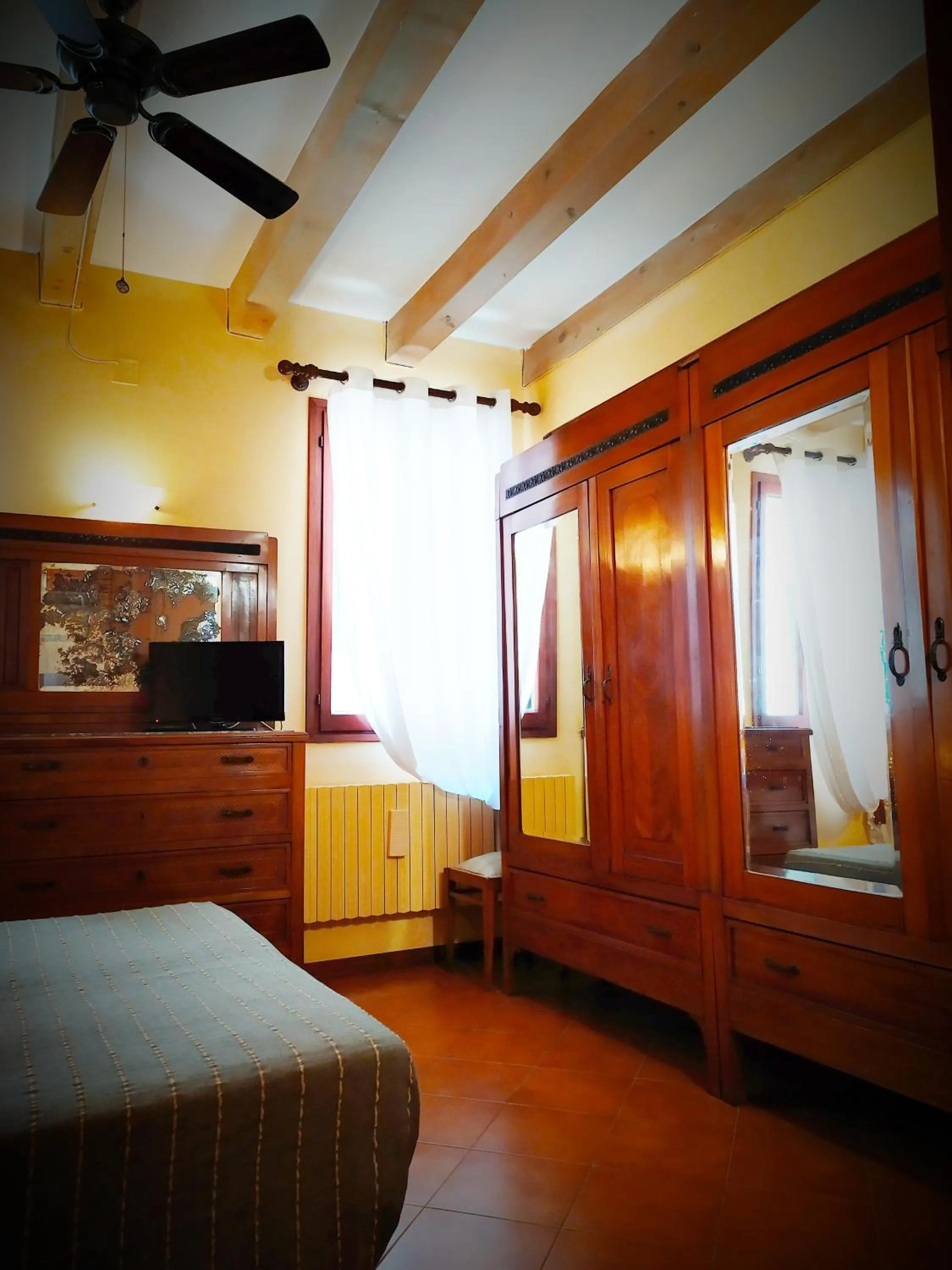 Photo of the whole room, Bed in B&B Venice 1964