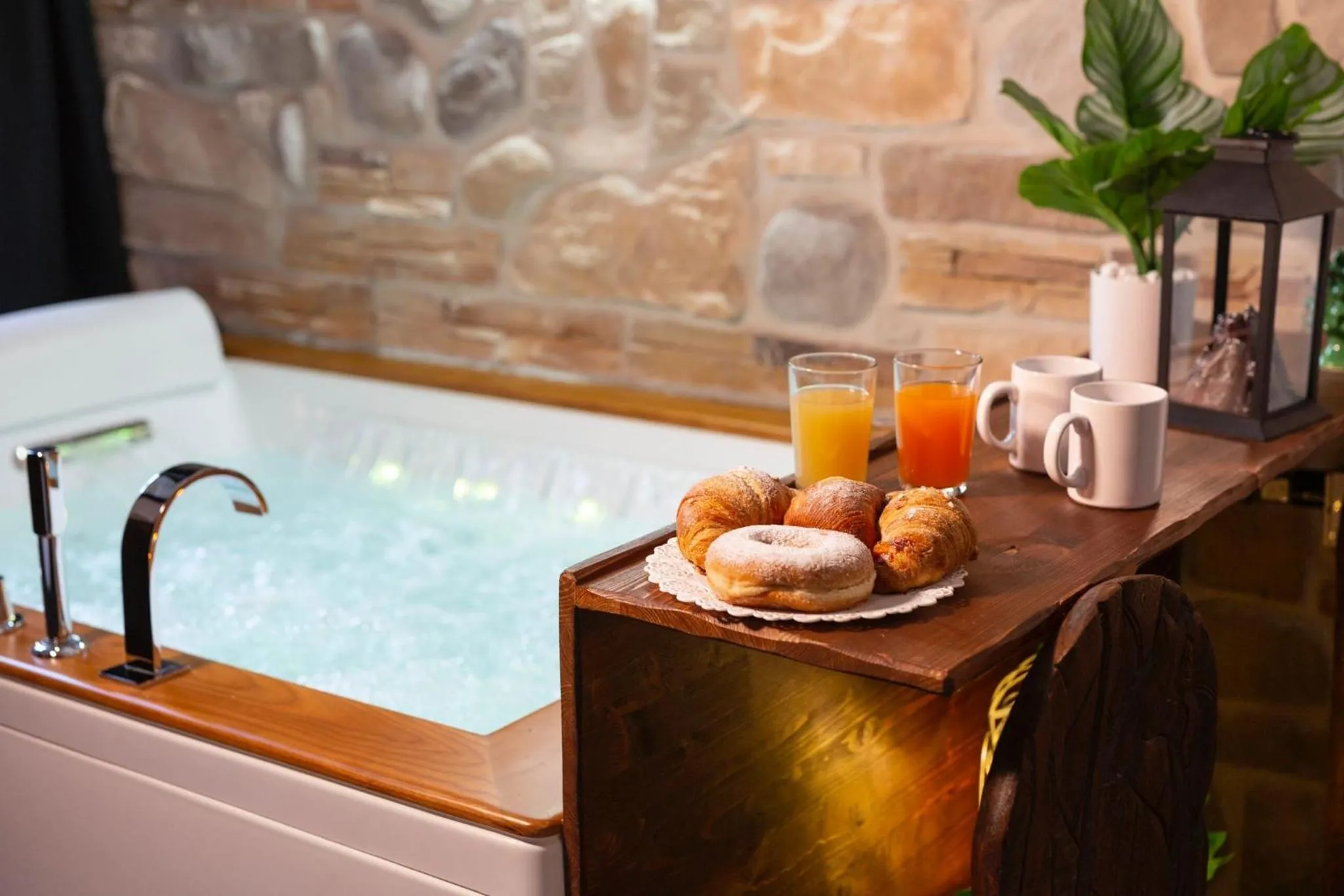 Food and drinks in Pompei Luxury Rooms