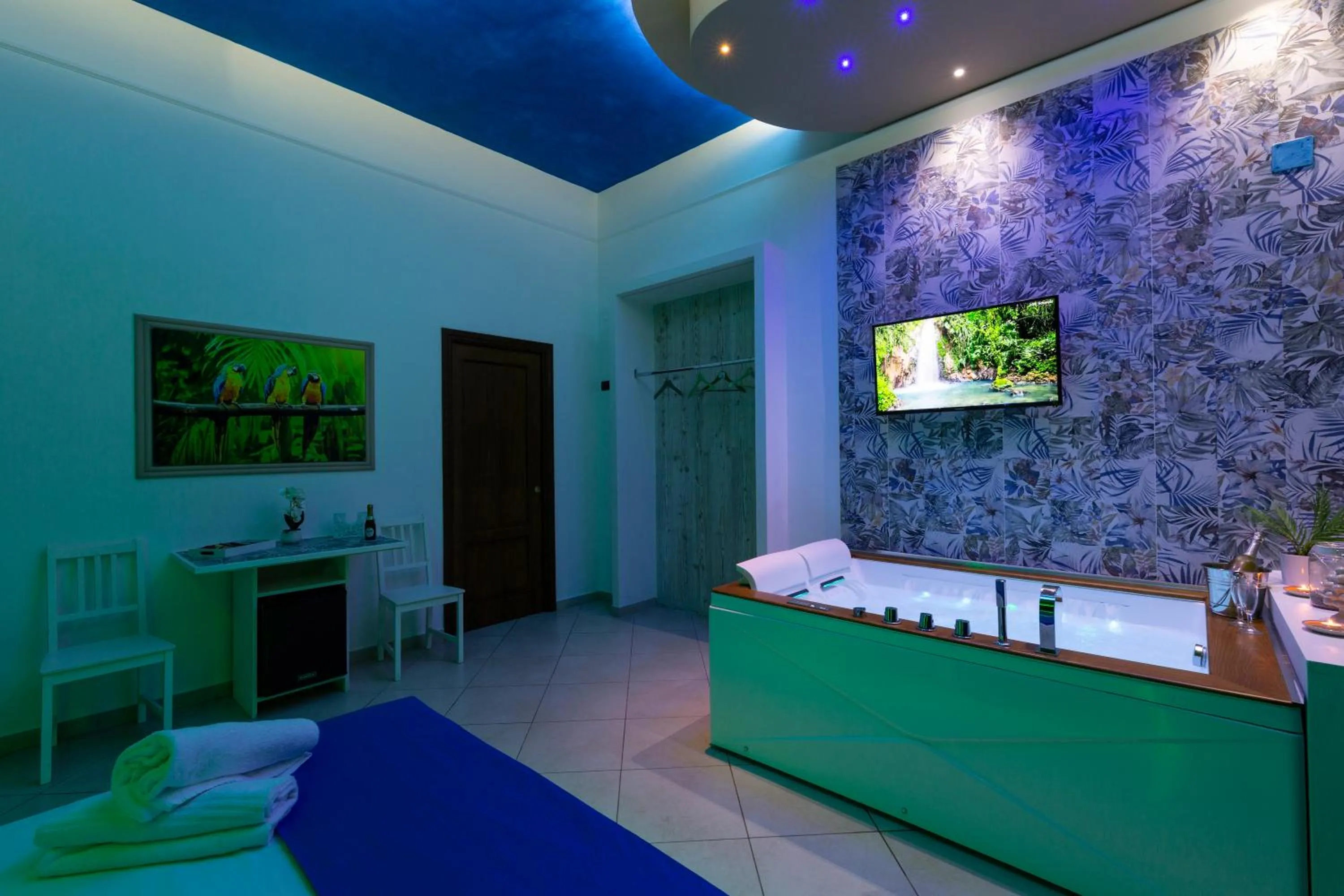 Bed in Pompei Luxury Rooms