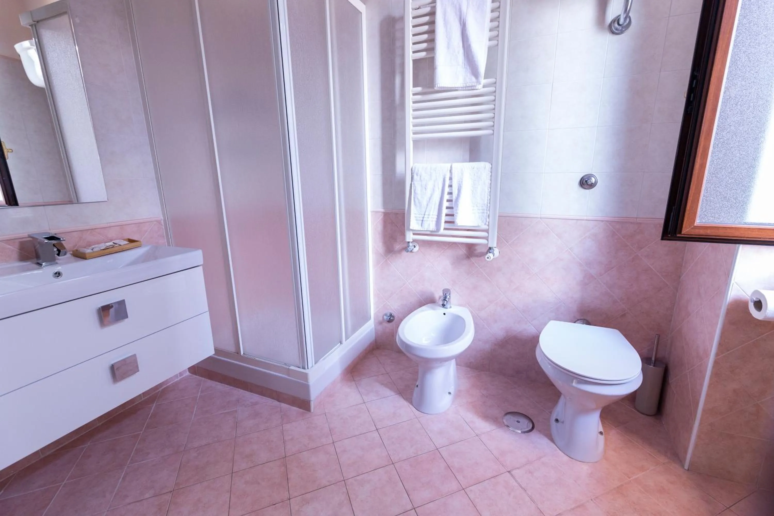 Bathroom in Pompei Luxury Rooms