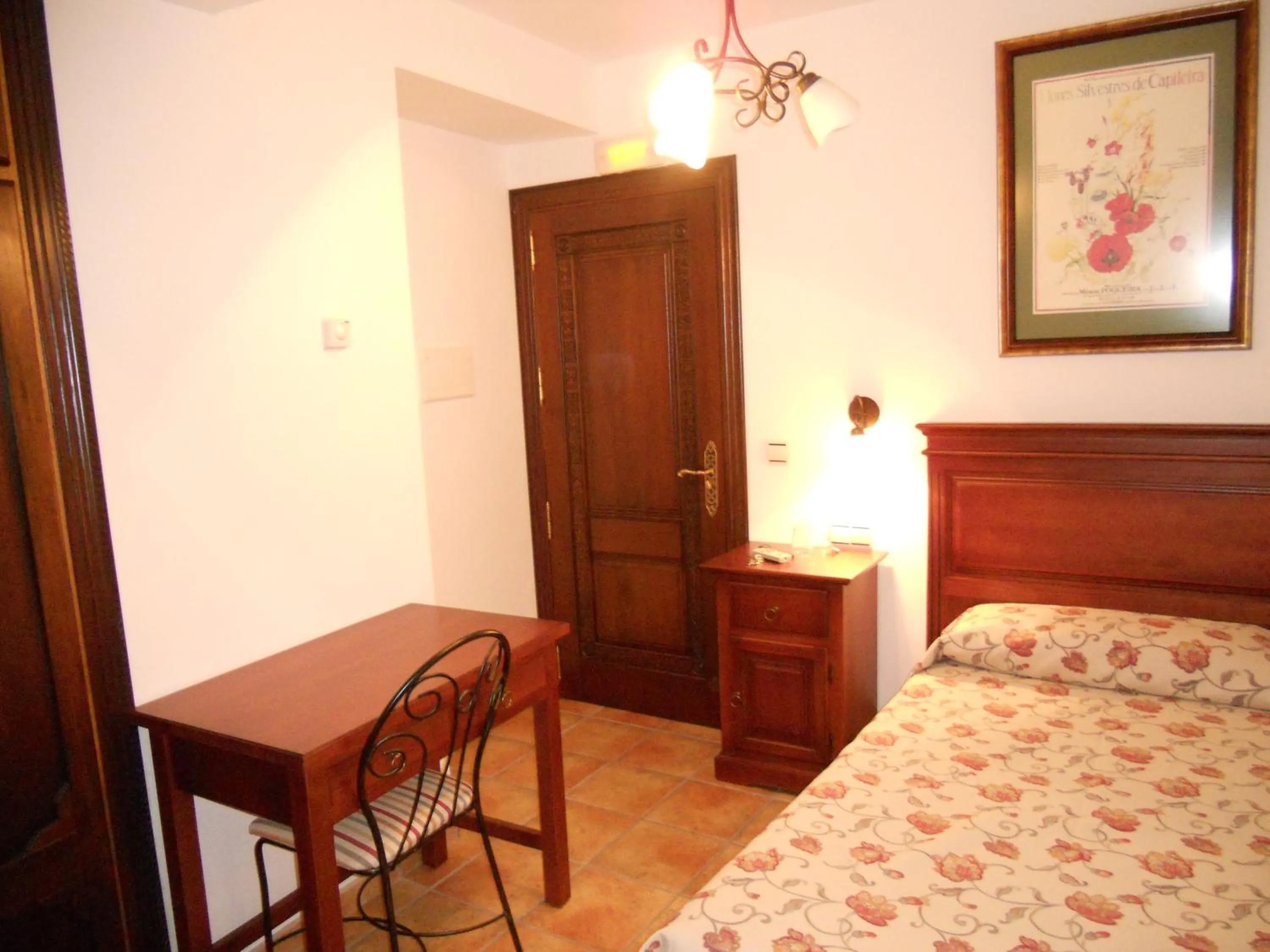 Photo of the whole room, Bed in Hotel Rural Poqueira II