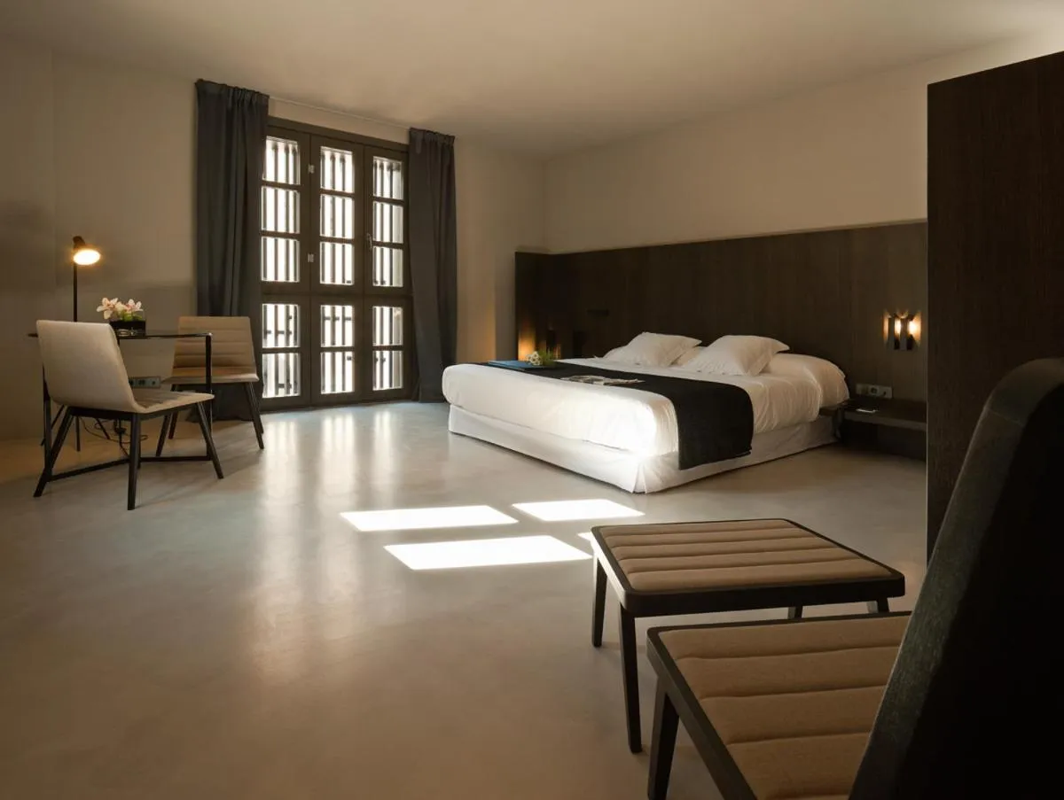 Photo of the whole room, Bed in Caro Hotel