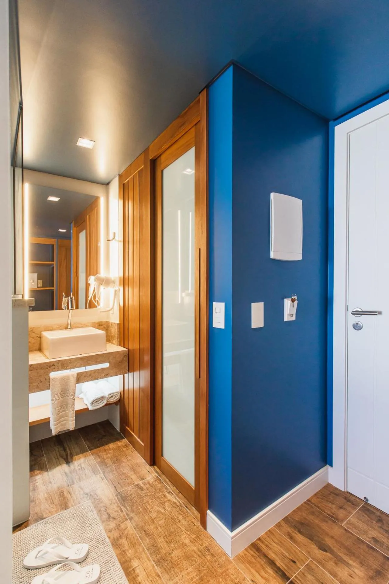Shower, Bed in Pousada La Barca