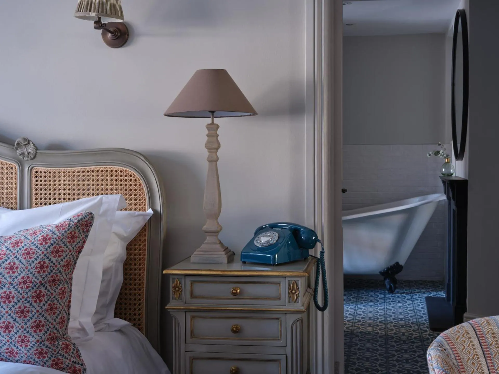 Bedroom, Bed in Stanwell House