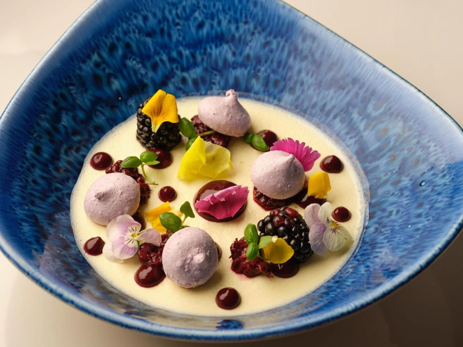 Restaurant/places to eat in Stanwell House