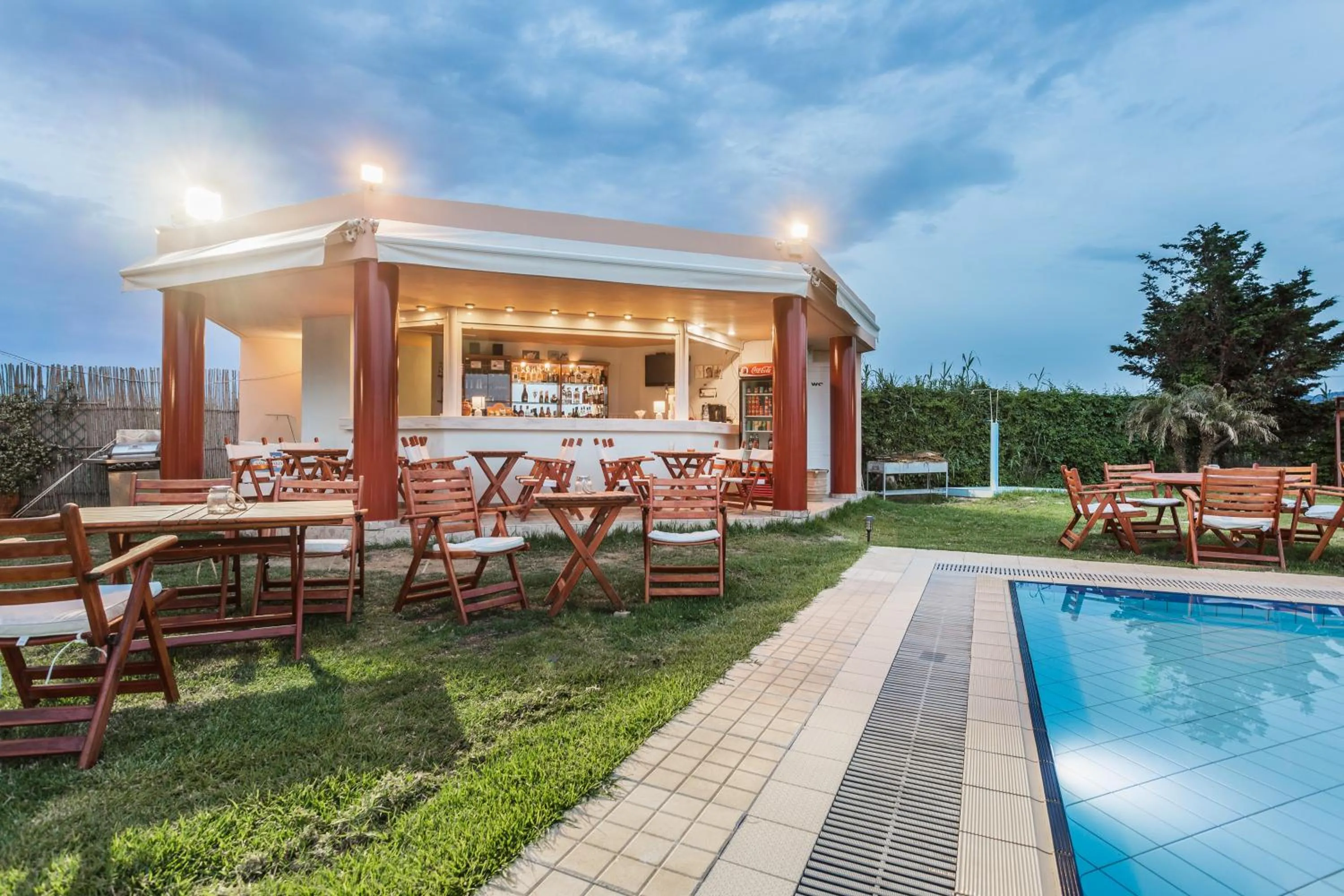 Alonia Hotel Apartments