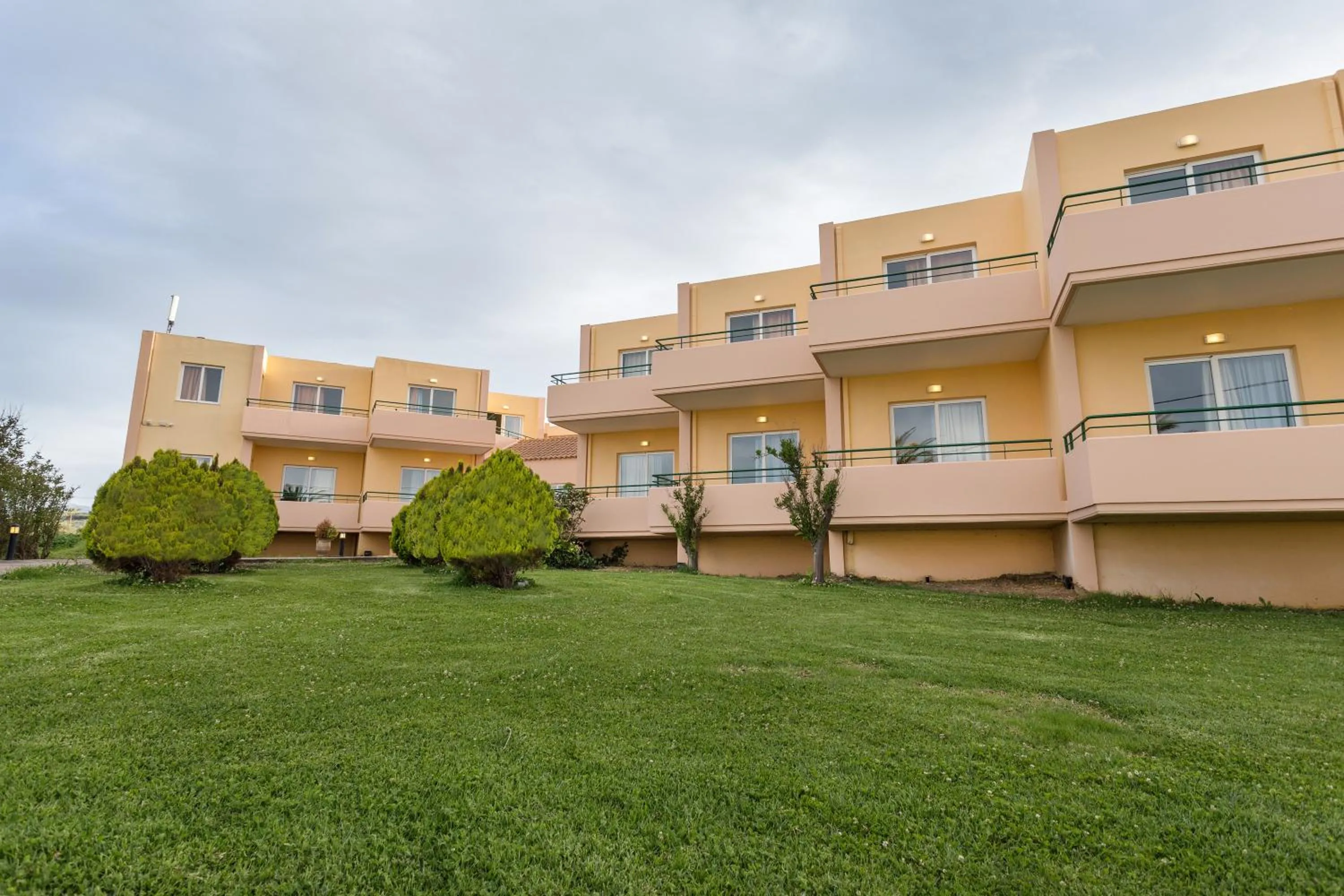 Alonia Hotel Apartments