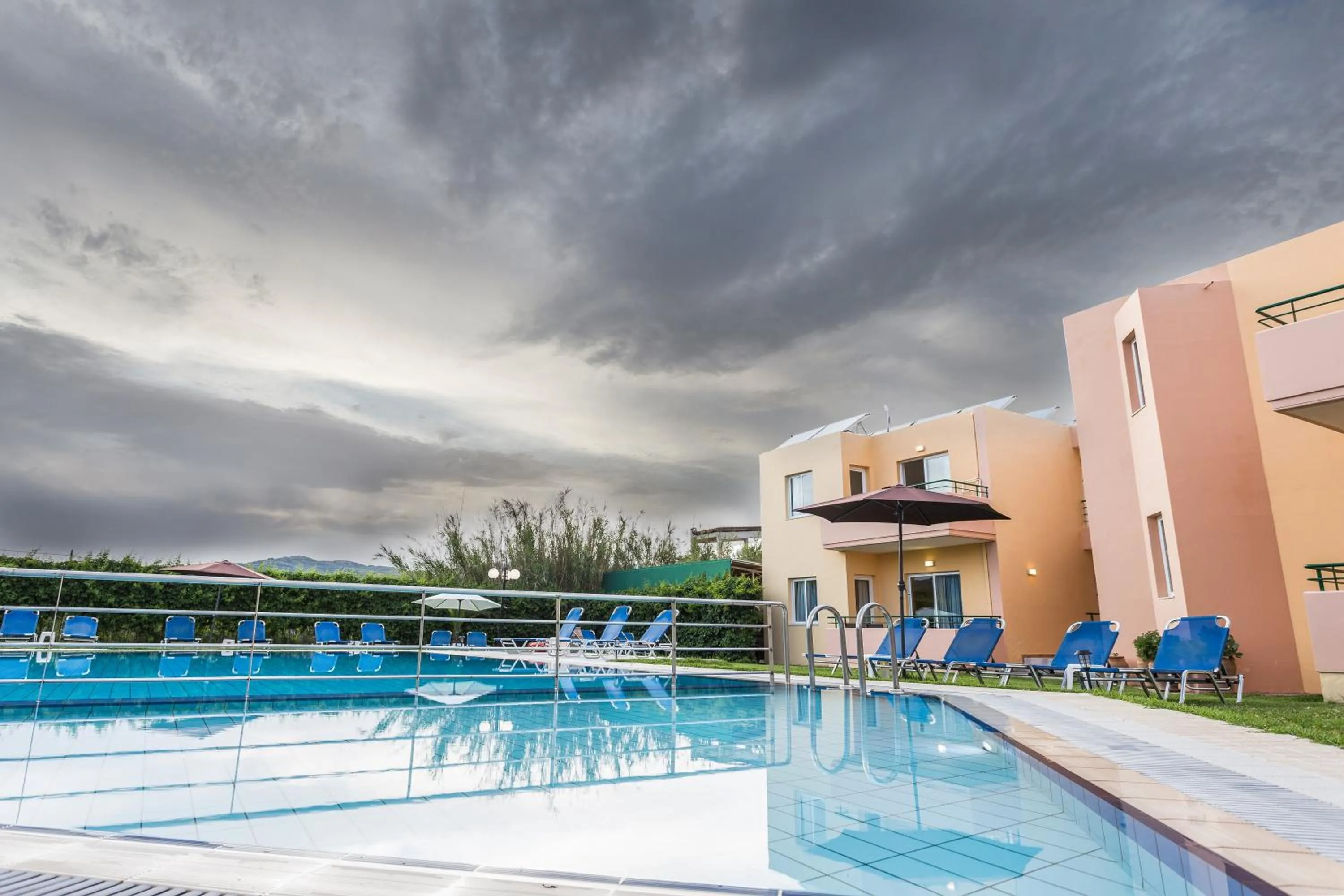 Alonia Hotel Apartments