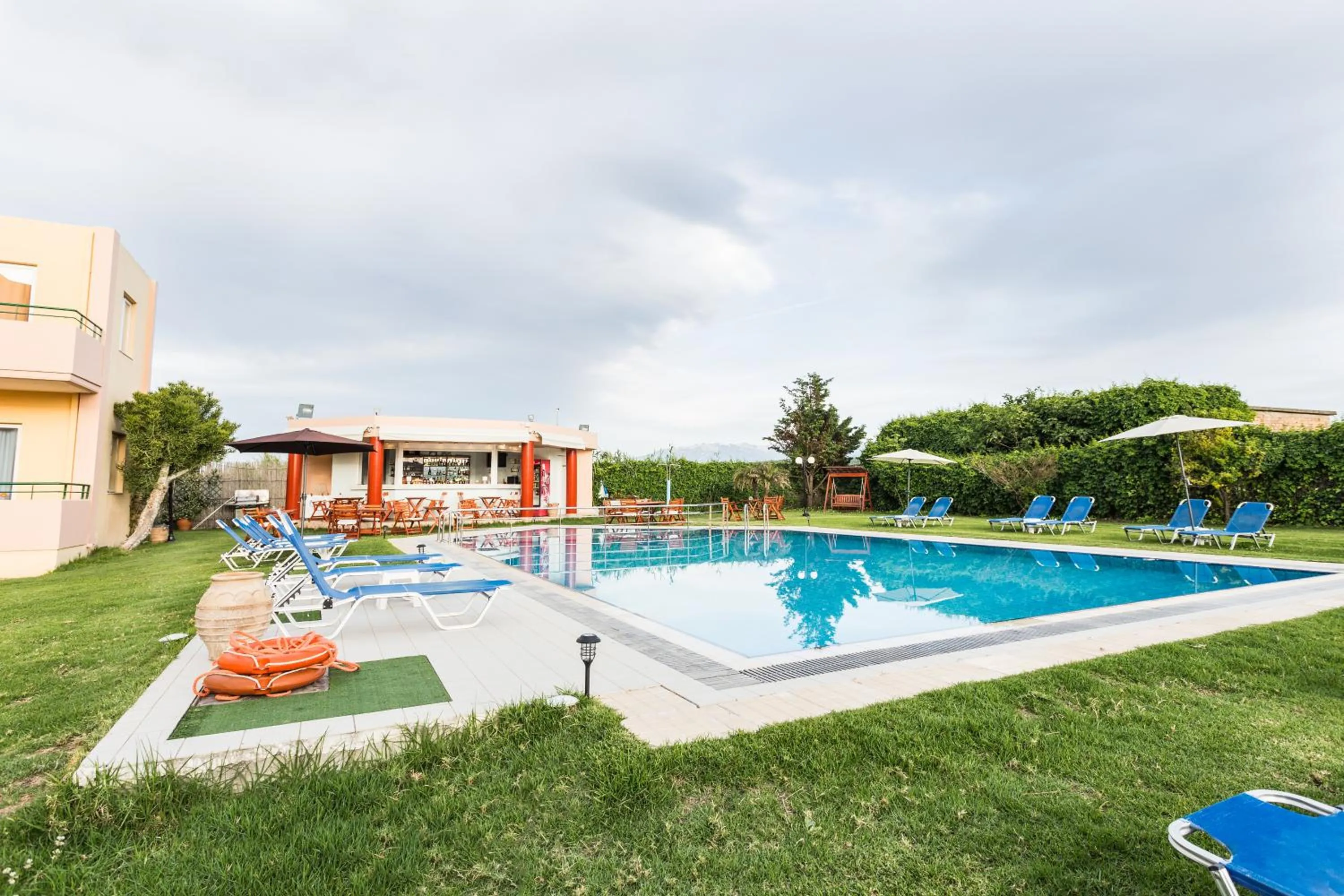 Alonia Hotel Apartments