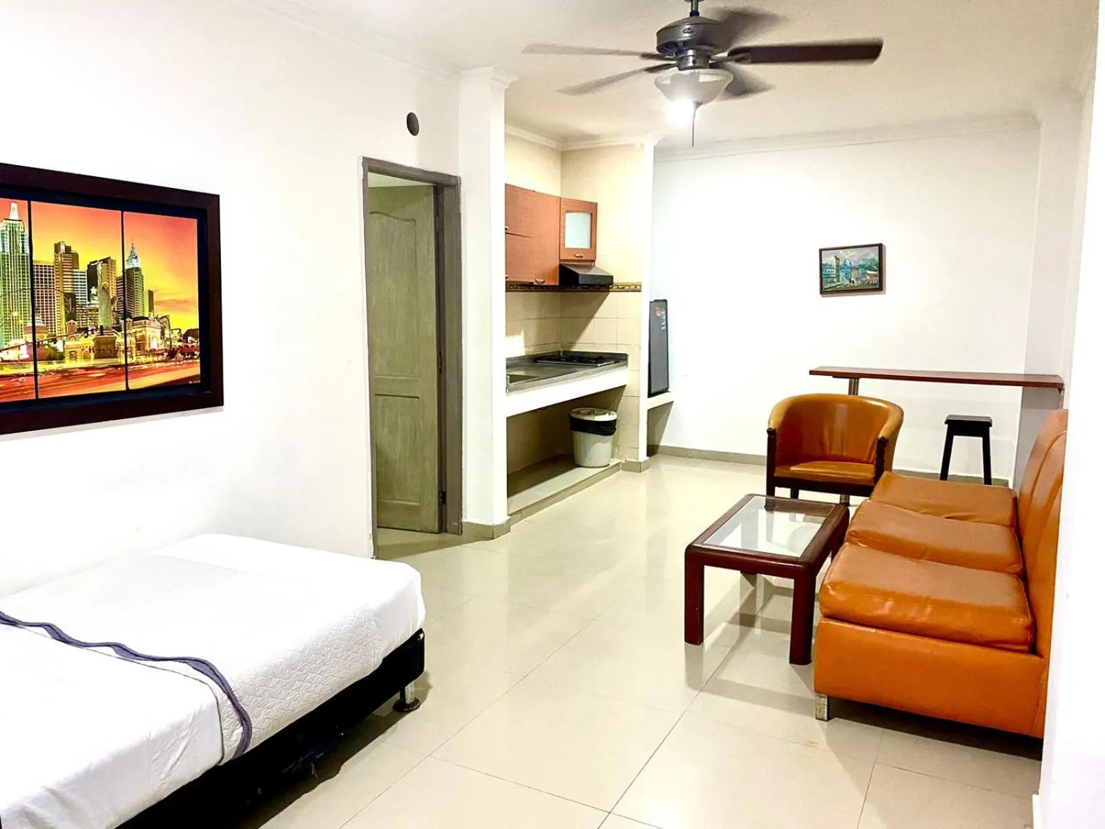 Kitchen or kitchenette, Bed in Hotel Yivinaca