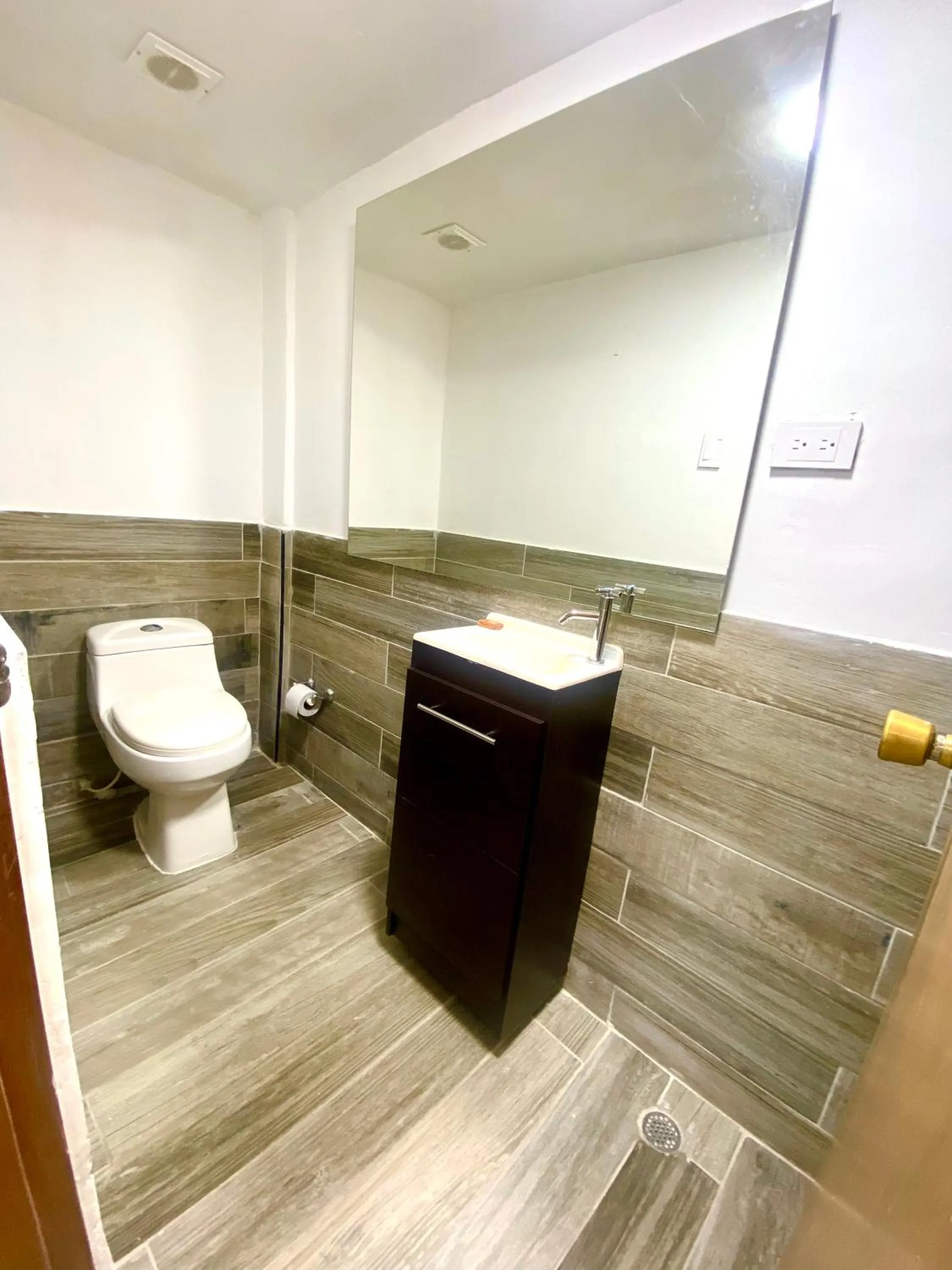 Bathroom in Hotel Yivinaca