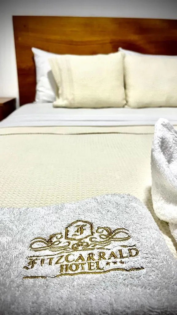 towels, Bed in Fitzcarrald Hotel
