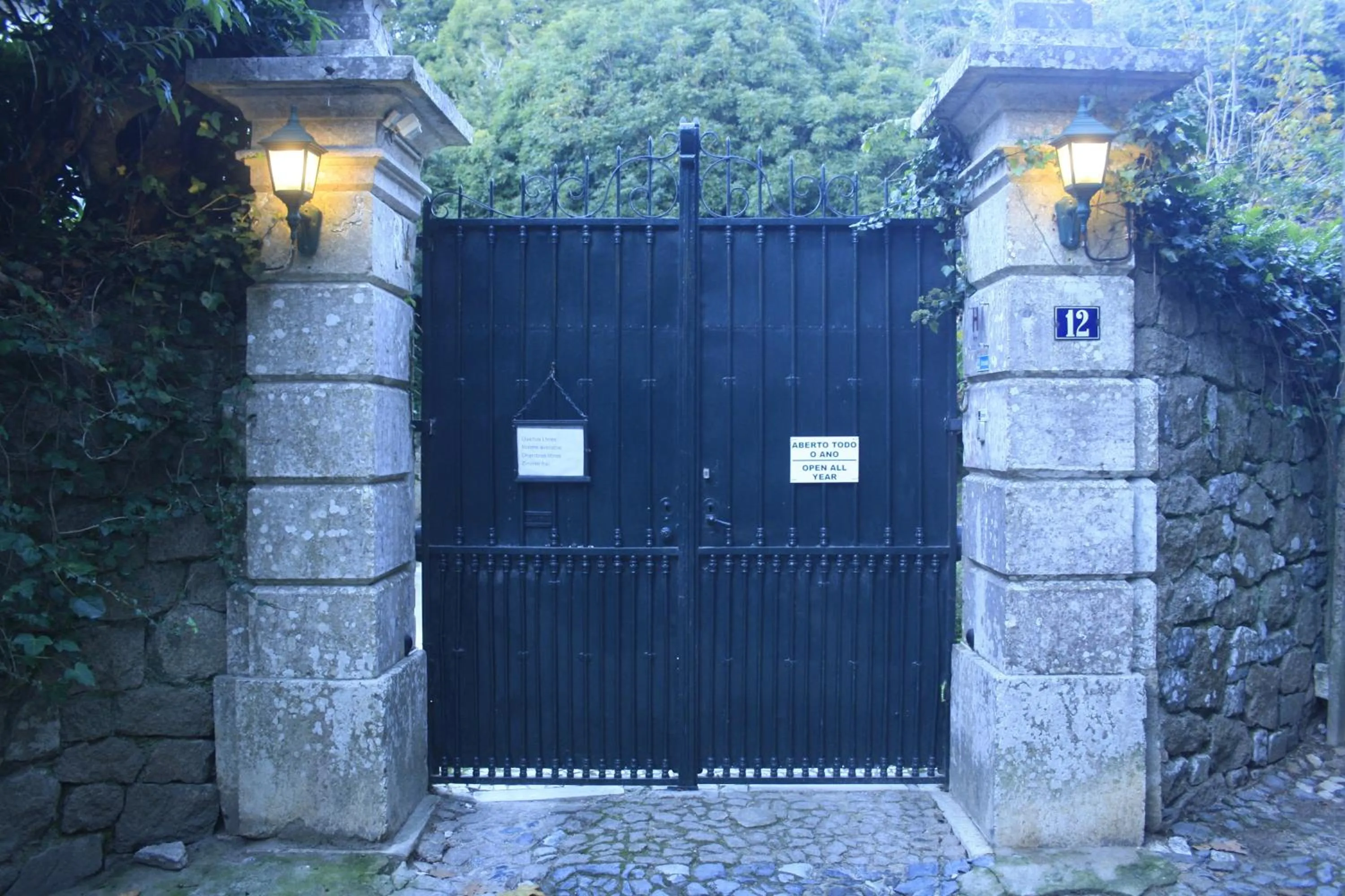 Facade/entrance in Hotel Sintra Jardim
