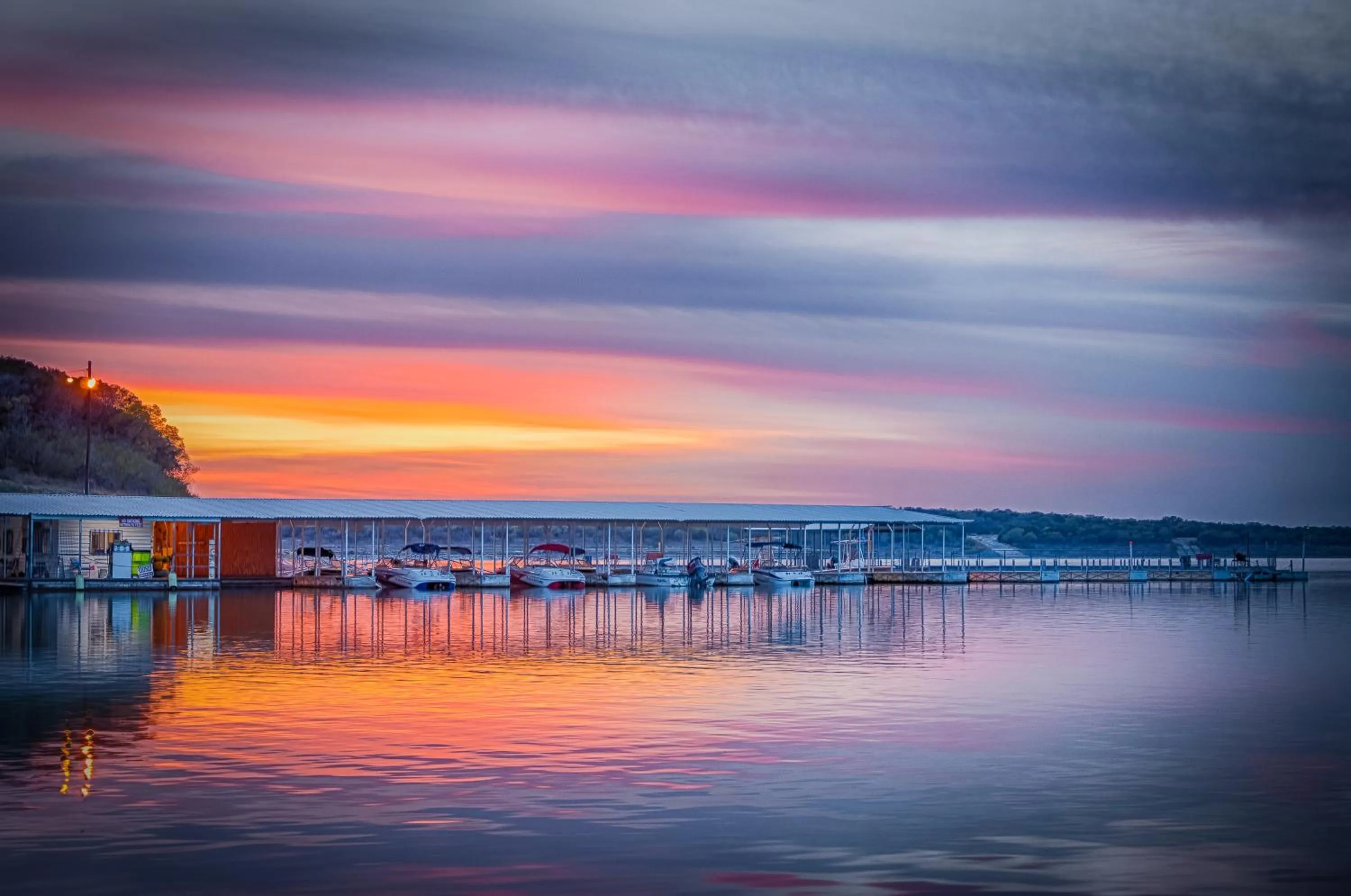 Lake view in Holiday Lodge on Canyon Lake