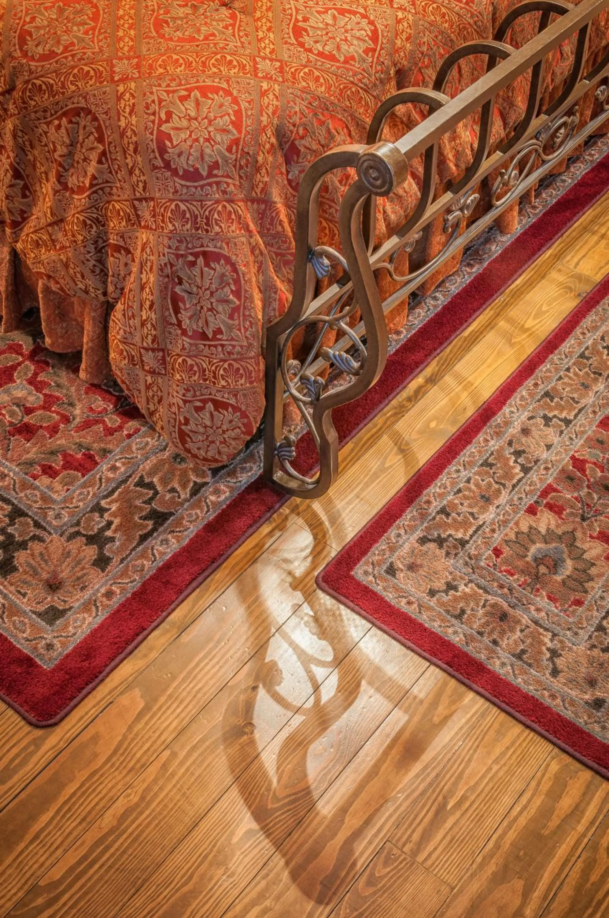 Holiday Lodge on Canyon Lake