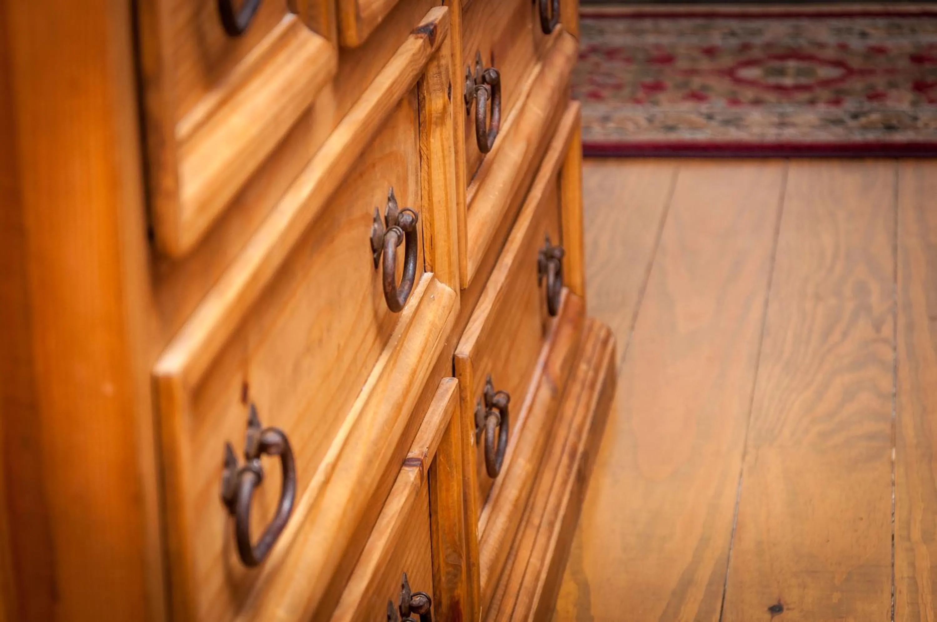 Decorative detail in Holiday Lodge on Canyon Lake