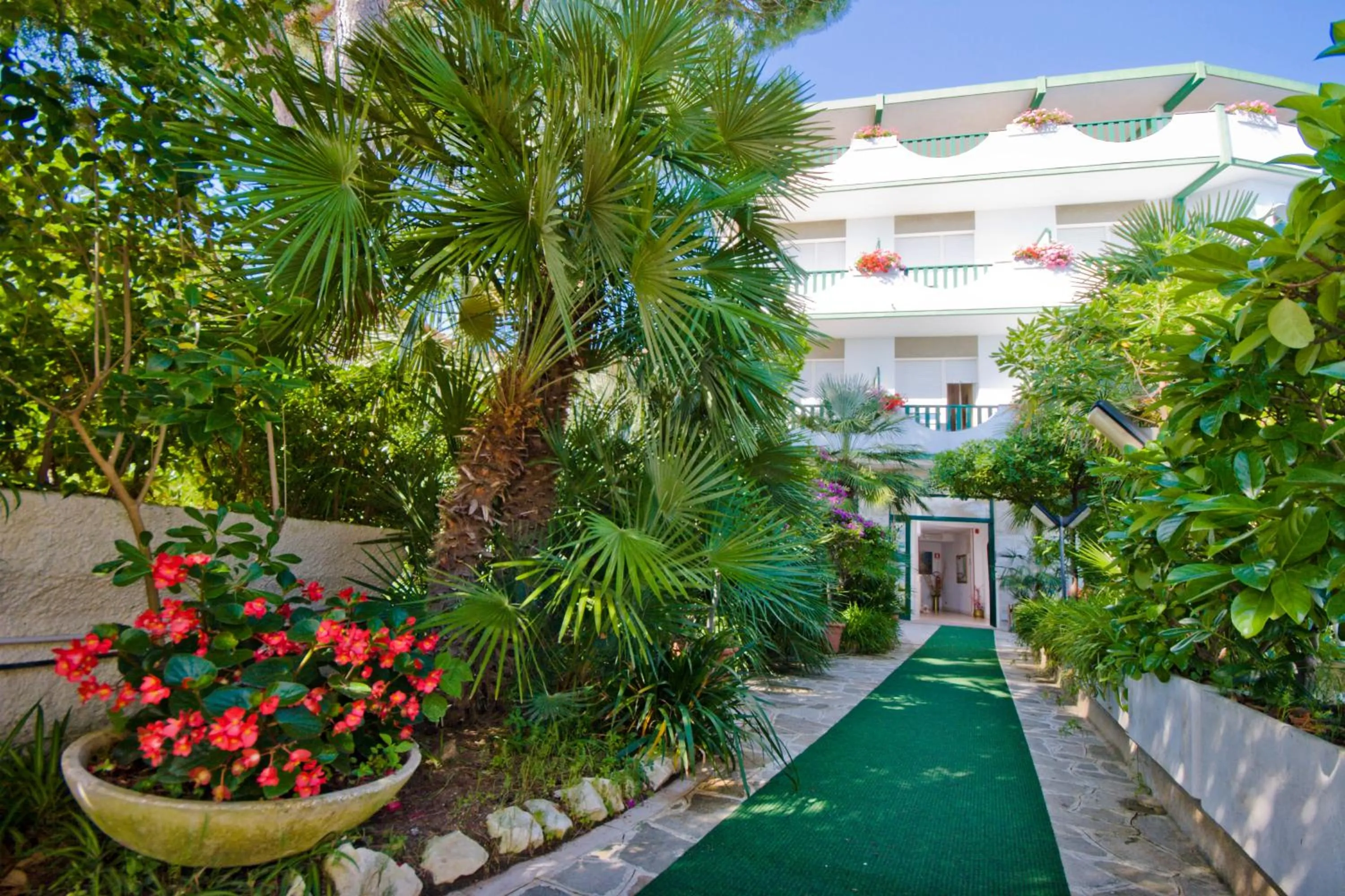 Facade/entrance in Hotel K2