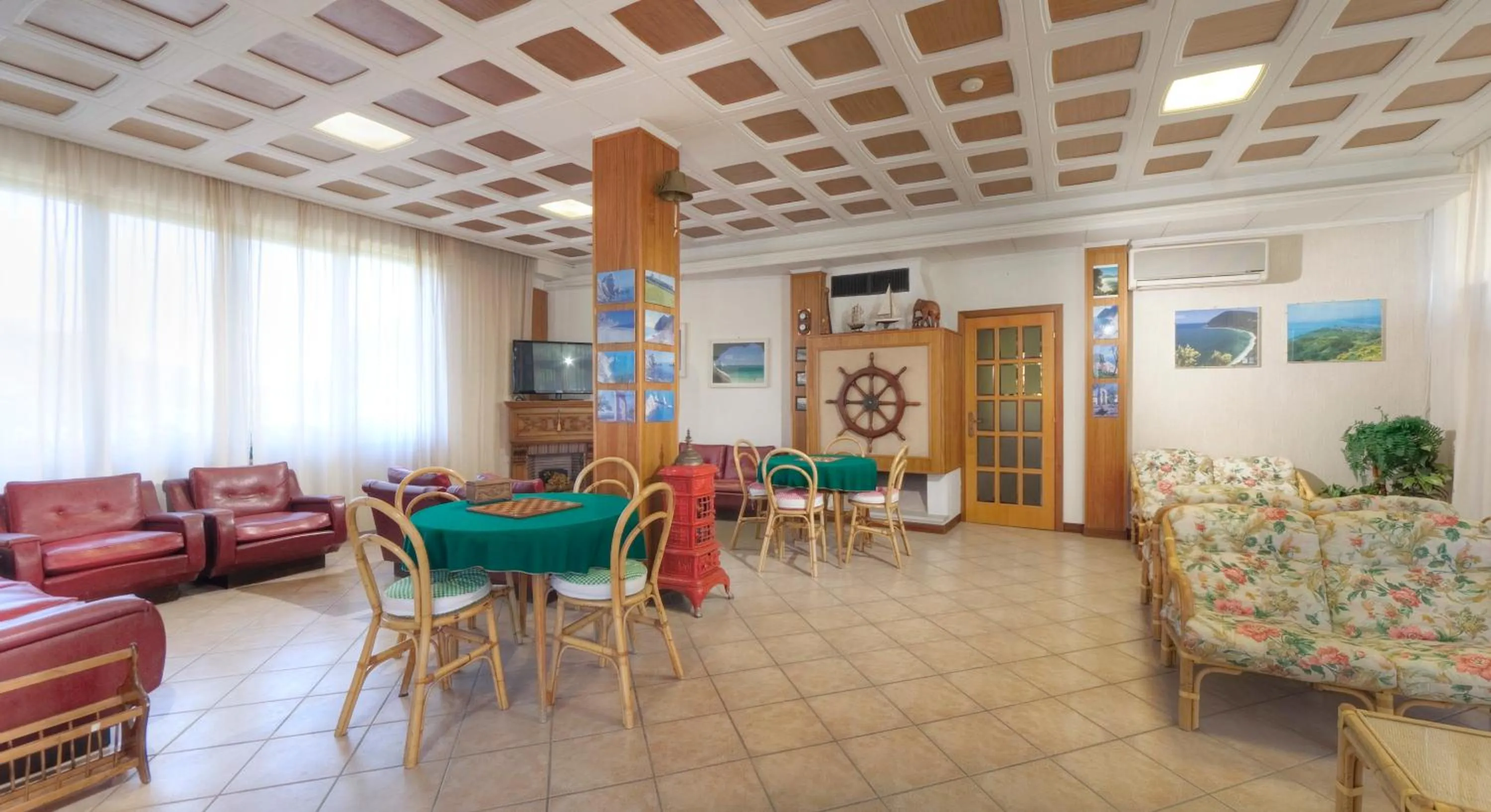 Lounge or bar in Hotel K2