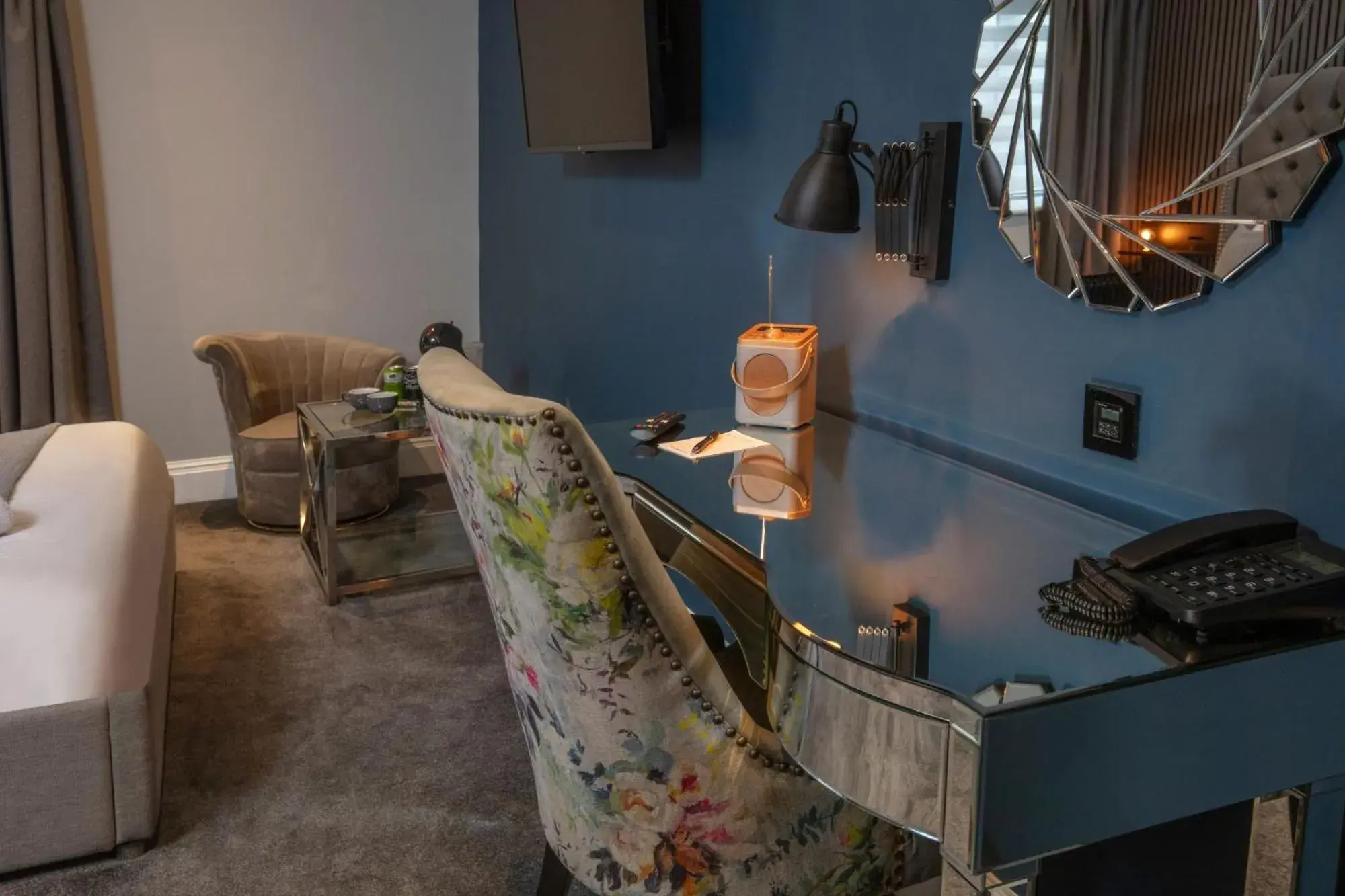 Bedroom in Best Western Gables Hotel Bedroom in Best Western Gables Hotel