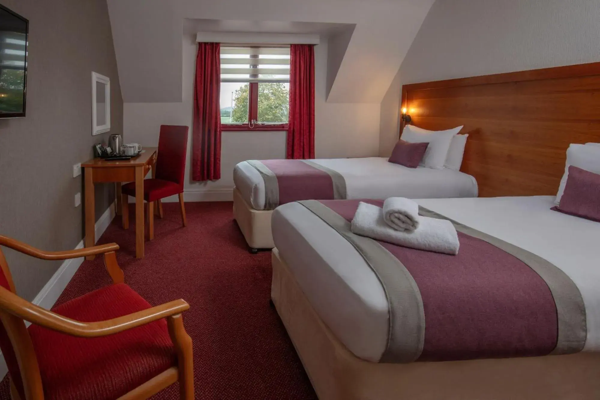 Bedroom, Bed in Best Western Gables Hotel Bedroom, Bed in Best Western Gables Hotel