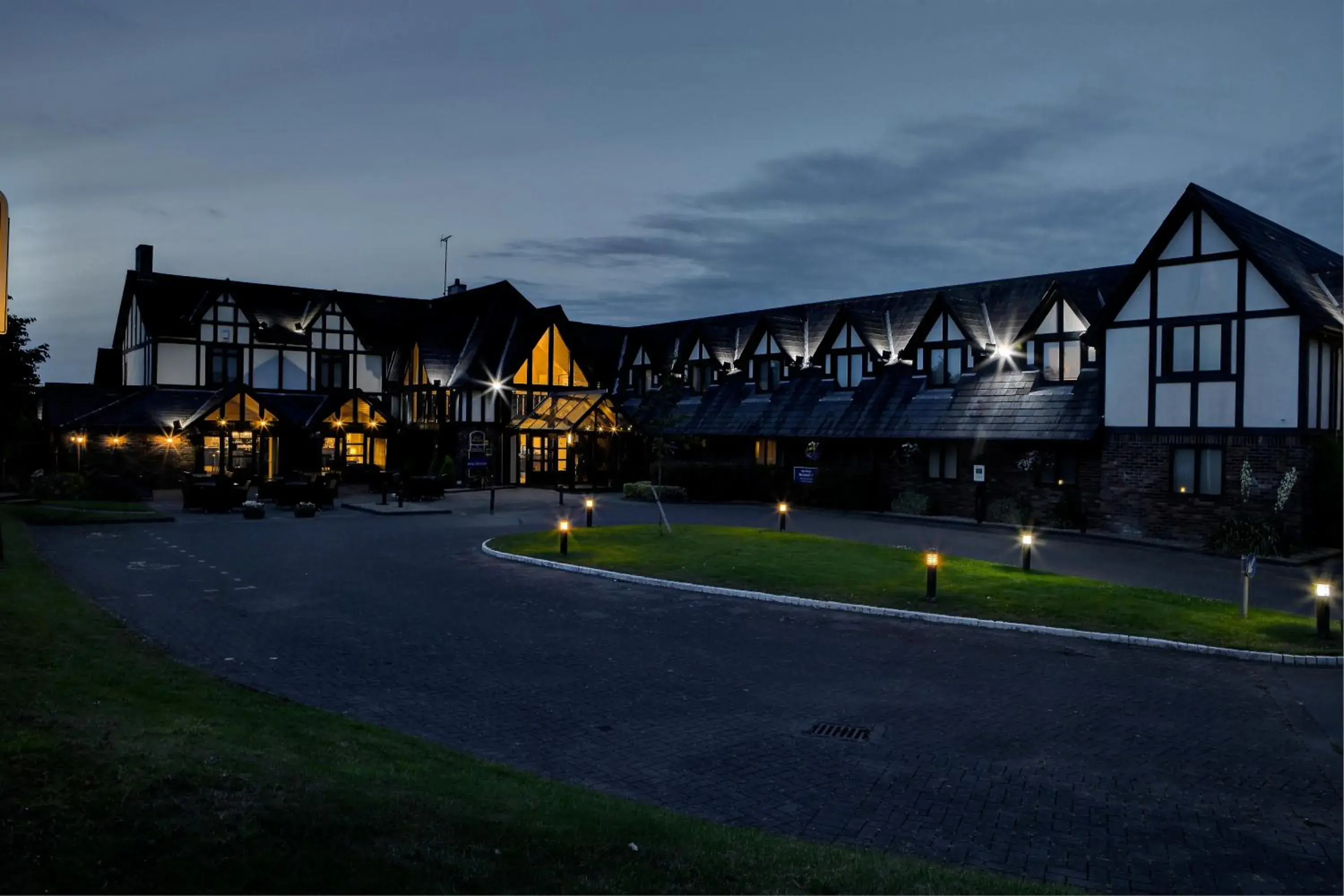 Facade/entrance in Best Western Gables Hotel Facade/entrance in Best Western Gables Hotel