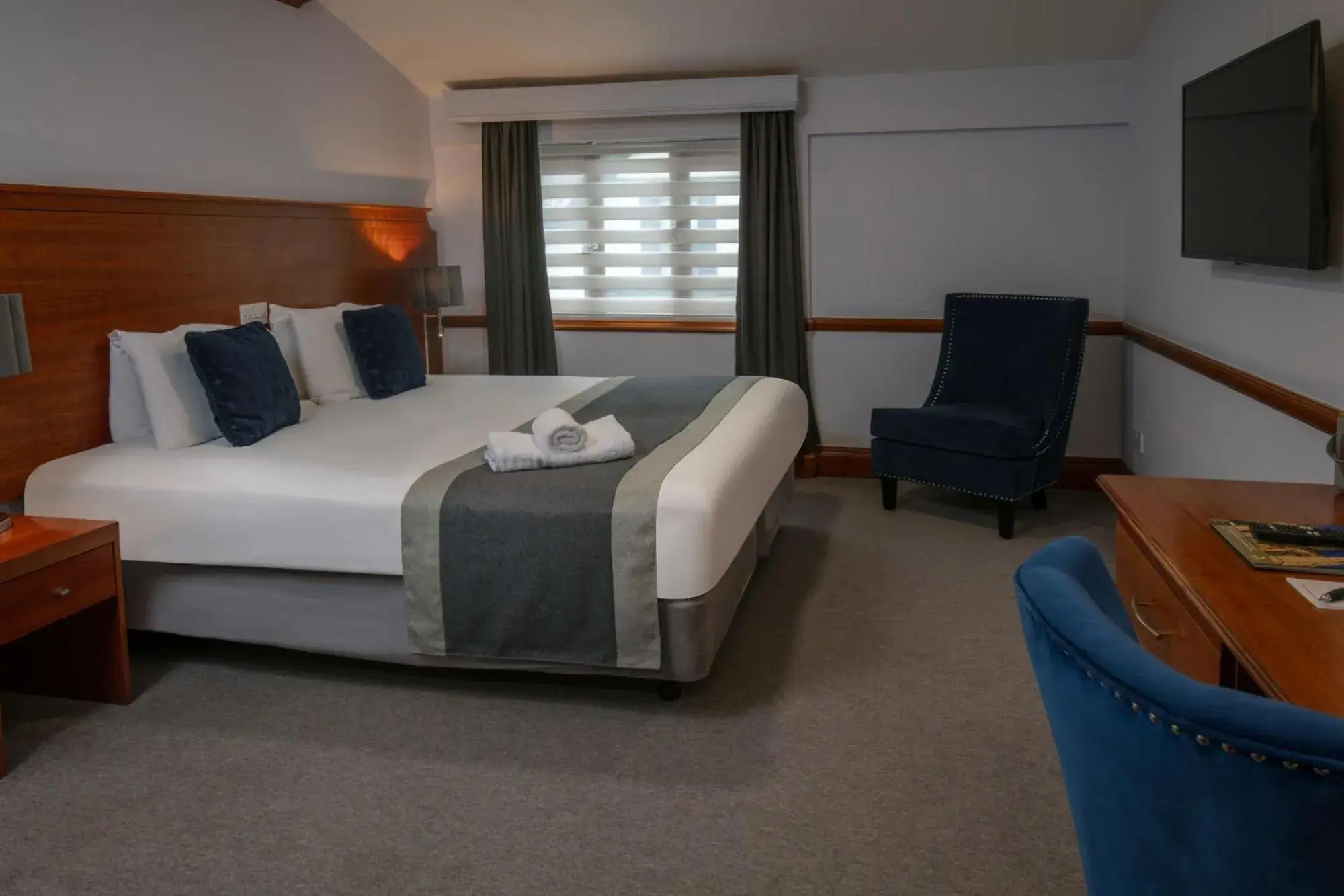 Bedroom, Bed in Best Western Gables Hotel Bedroom, Bed in Best Western Gables Hotel