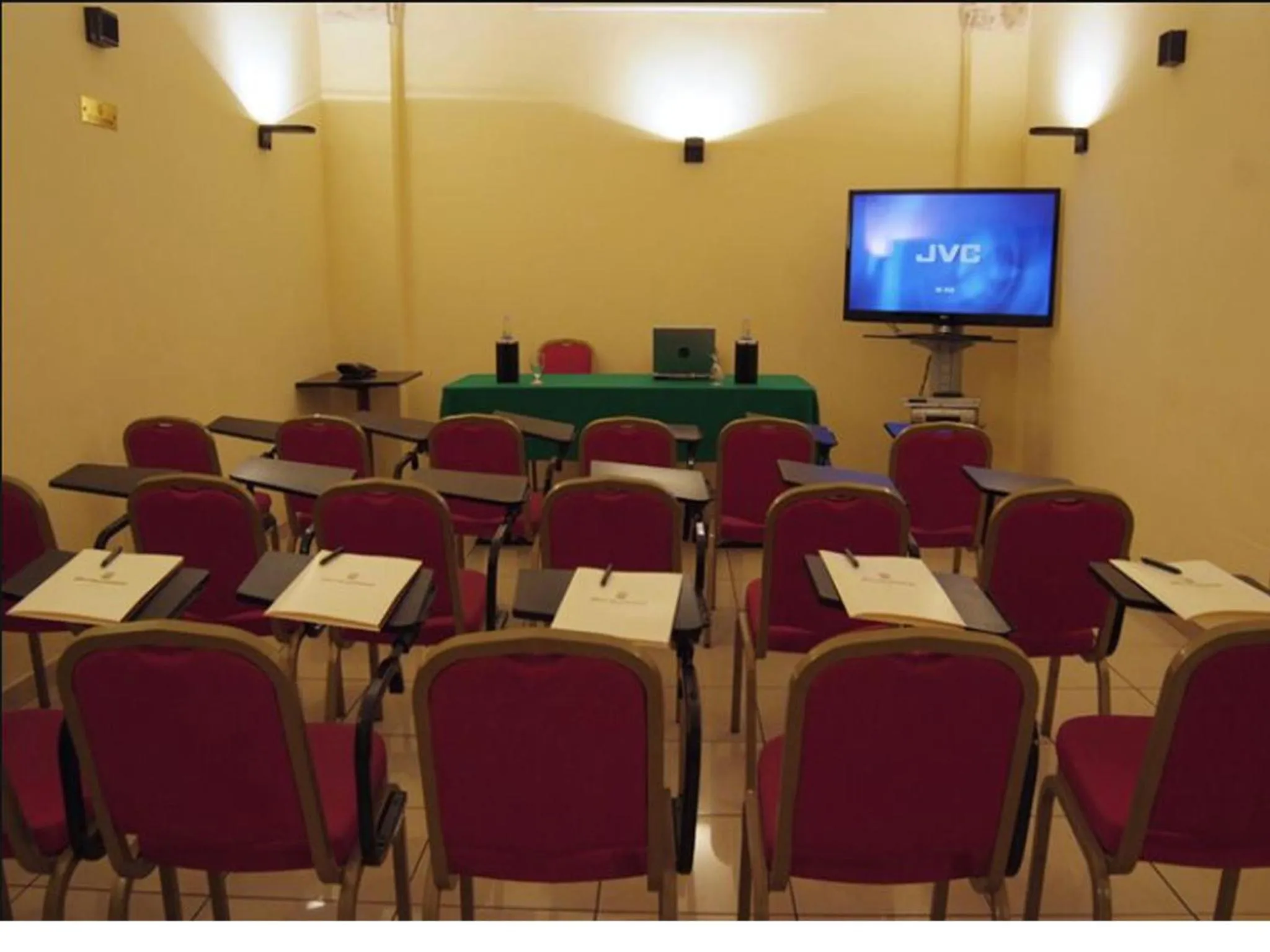 Business facilities in Hotel Adria