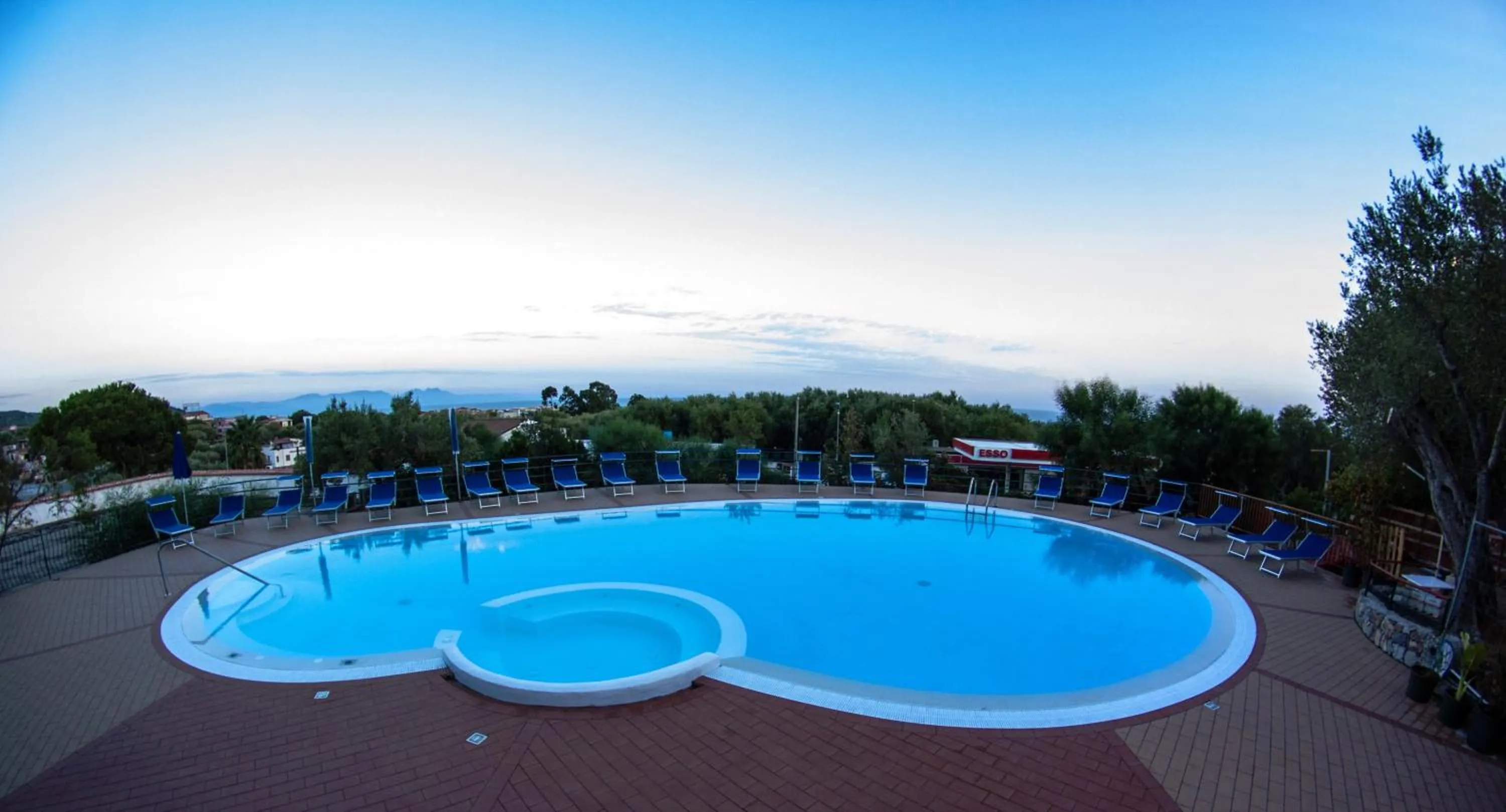 Swimming pool in Park Hotel Cilento