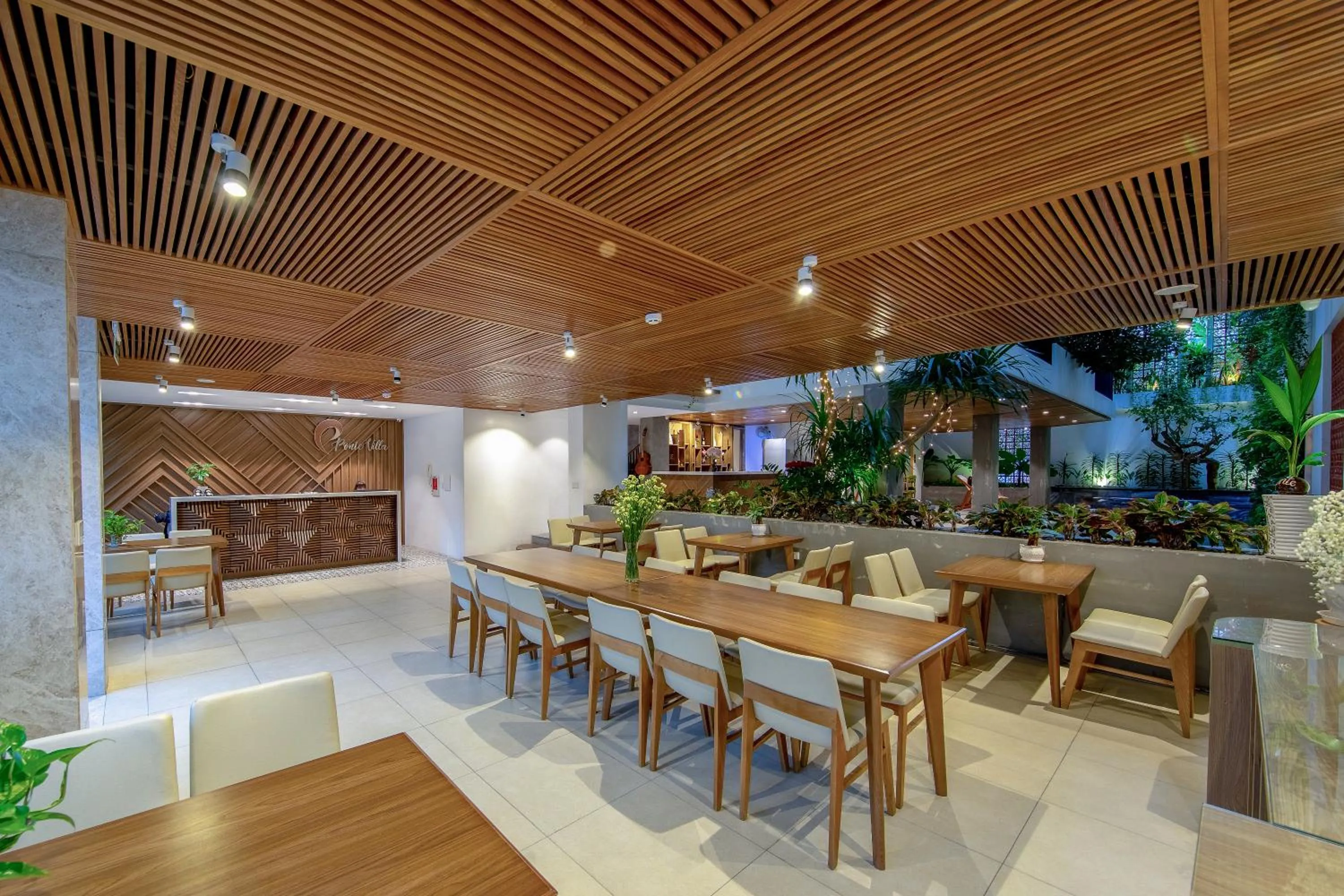 Restaurant/places to eat in Ponte Boutique Da Nang