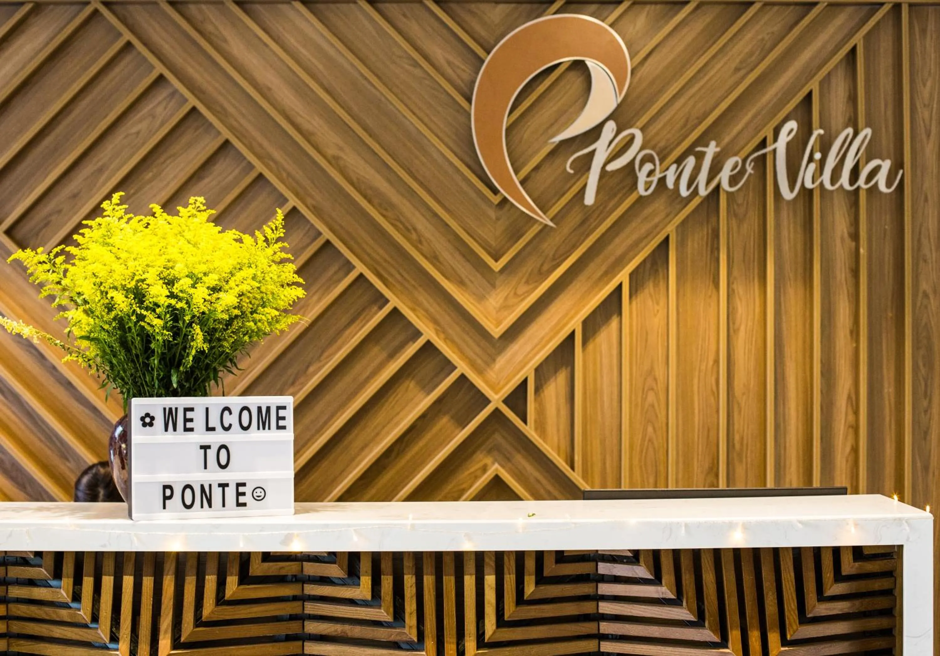 Logo/Certificate/Sign in Ponte Boutique Da Nang