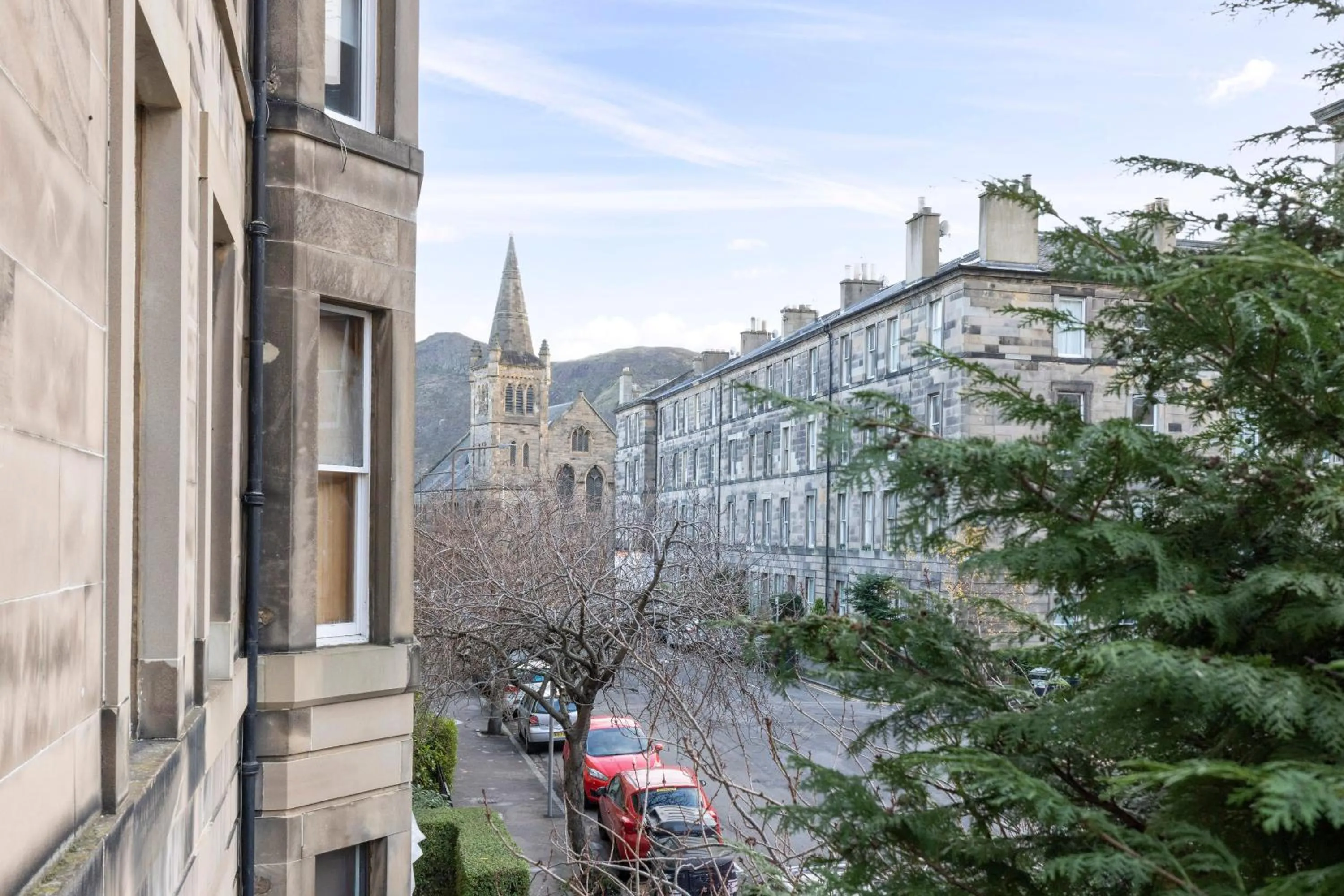 Neighbourhood in JOIVY 5 Bedroom Apt near Meadows and George Square