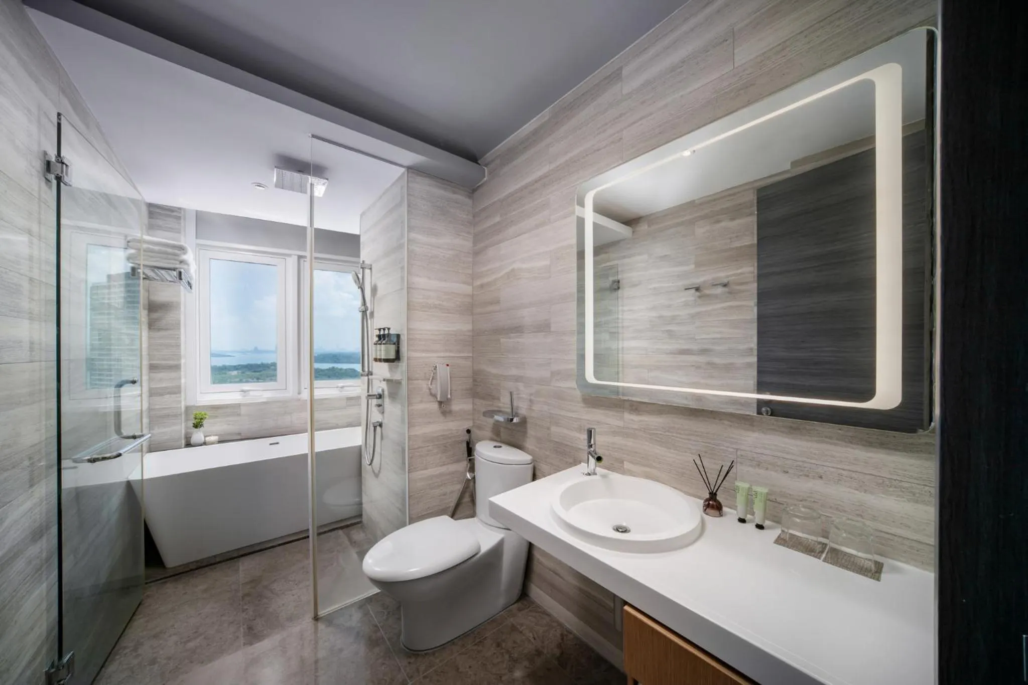 Toilet in Fraser Place Puteri Harbour