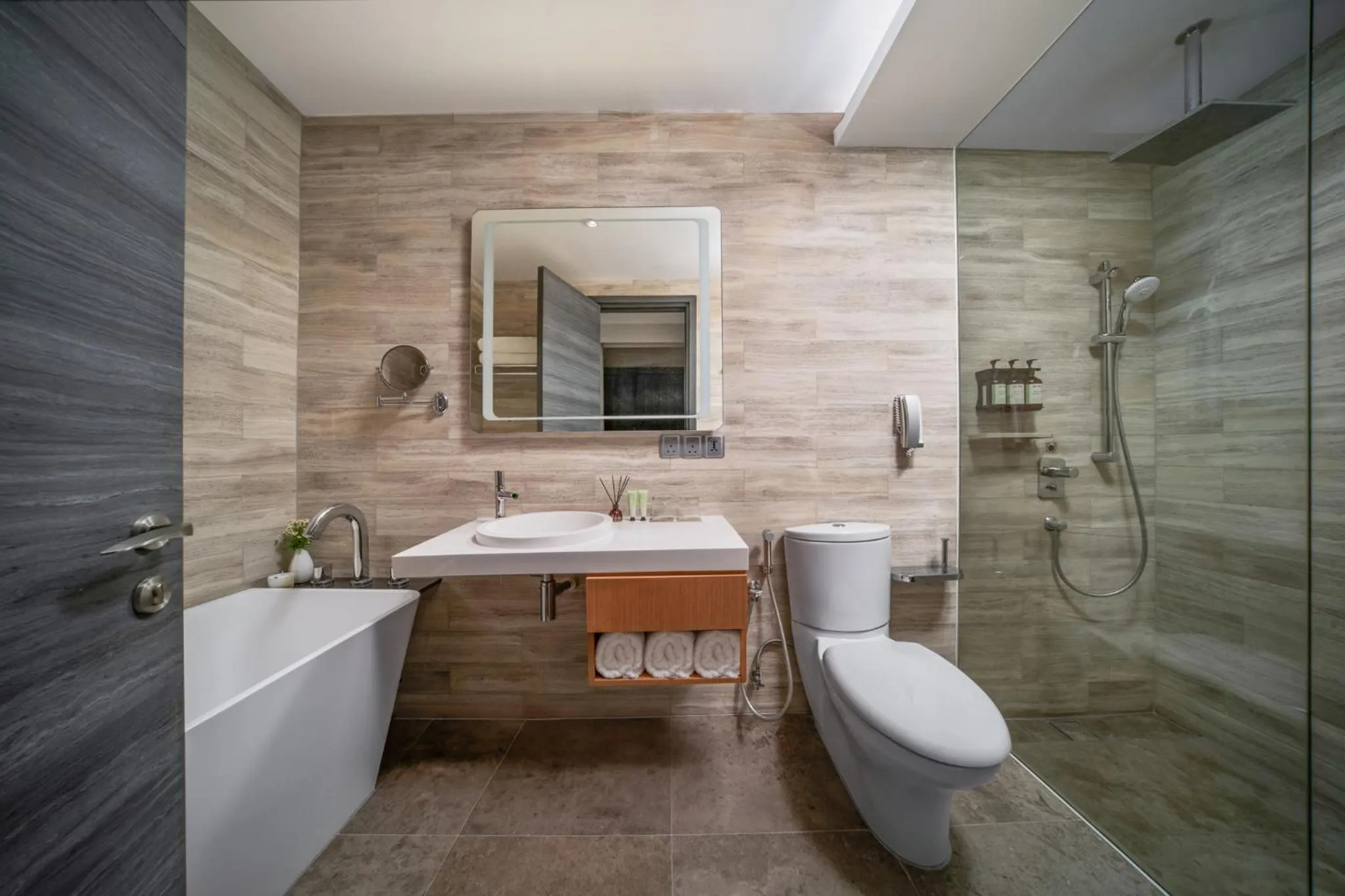 Toilet in Fraser Place Puteri Harbour