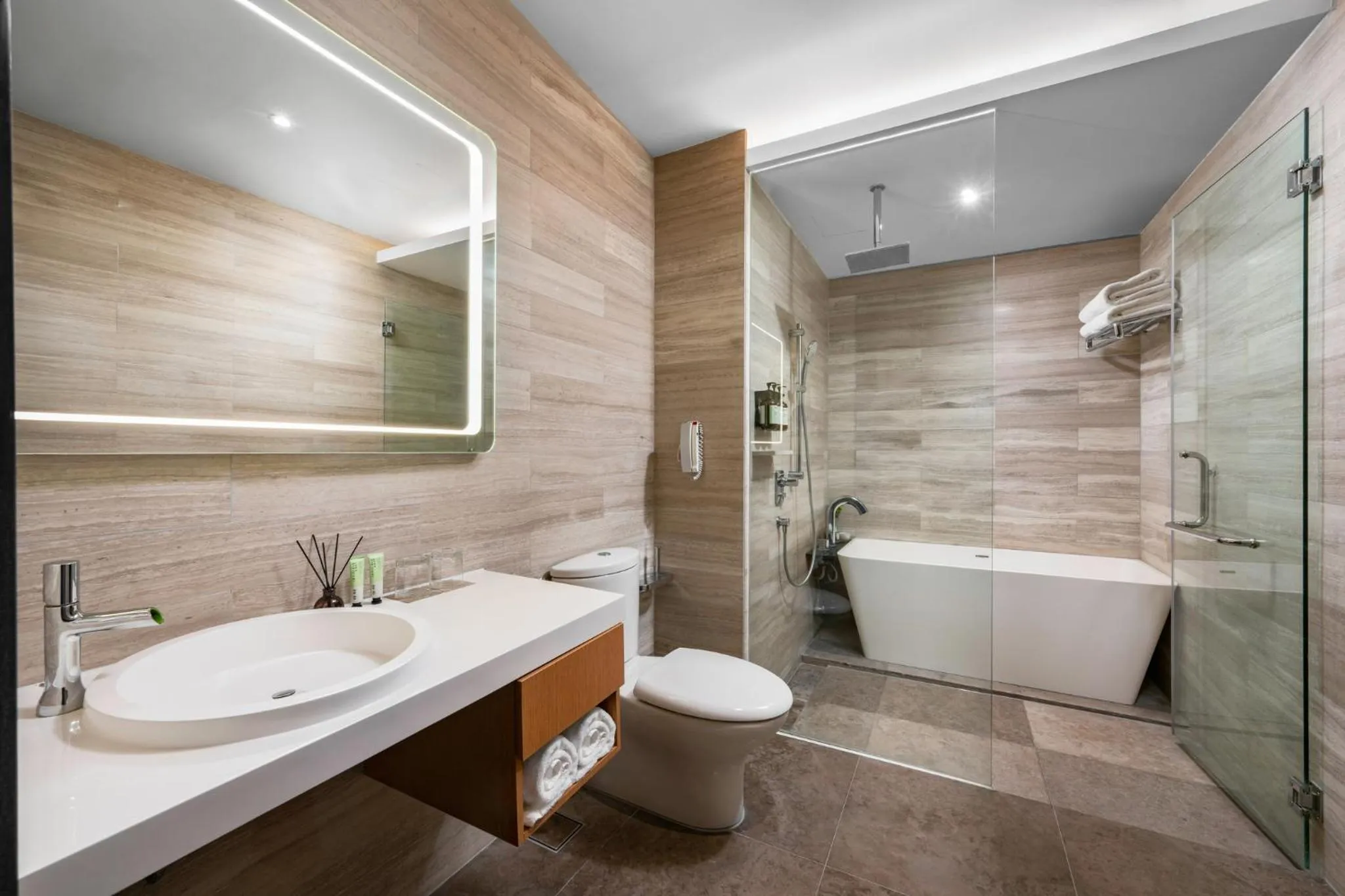 Toilet in Fraser Place Puteri Harbour