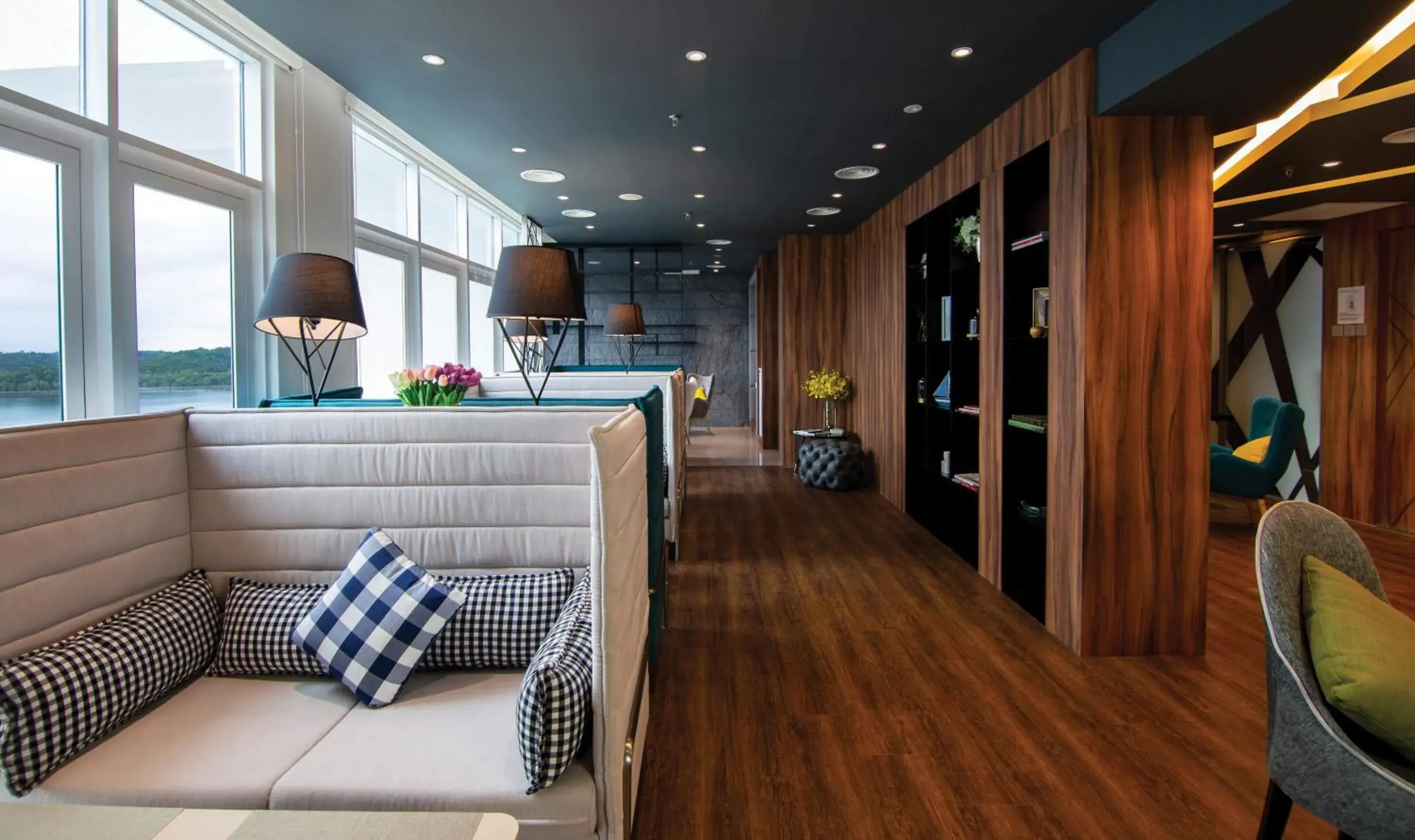 Lounge or bar in Fraser Place Puteri Harbour Lounge or bar in Fraser Place Puteri Harbour