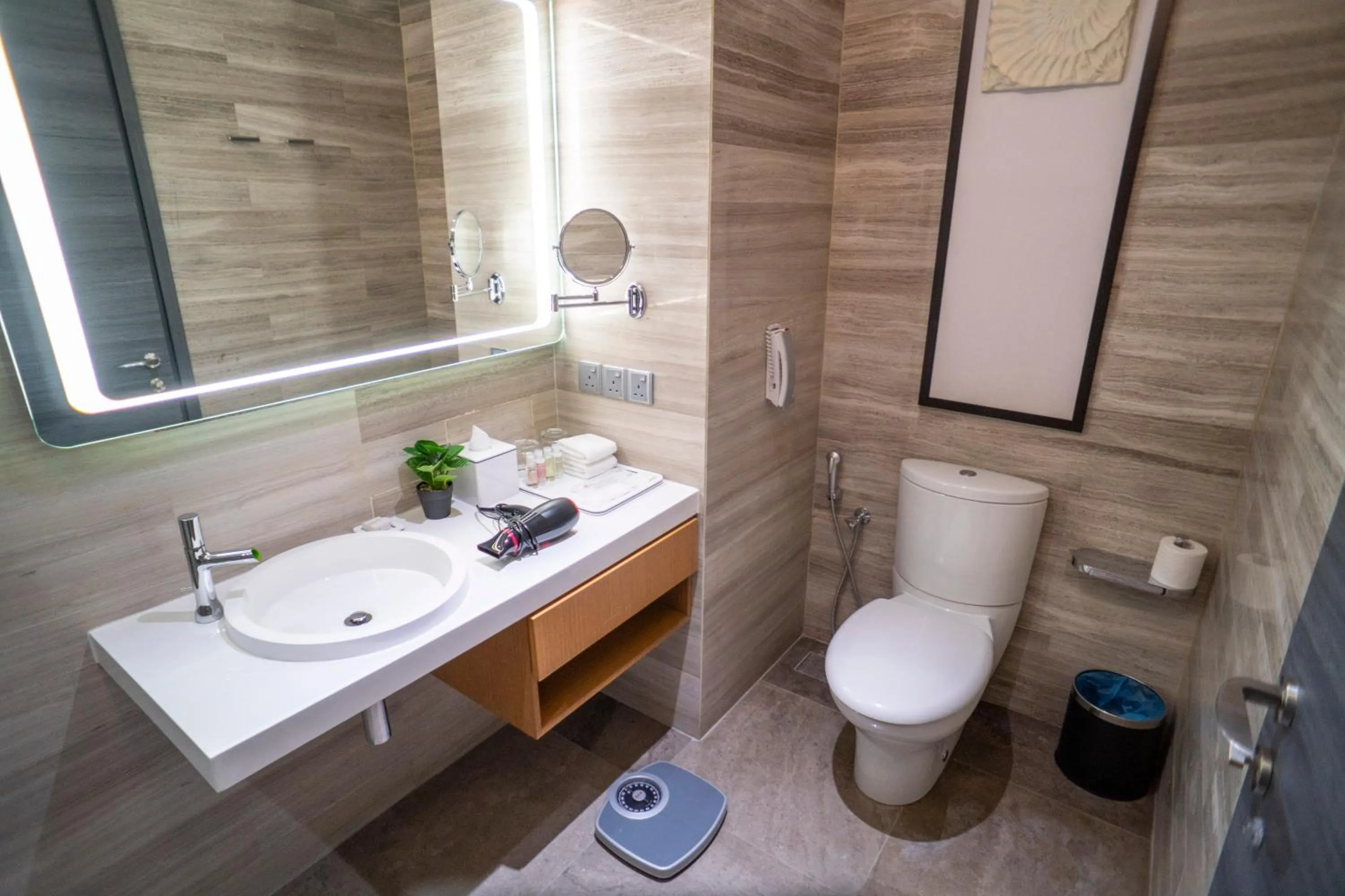 2 Bedroom Premier Sea View in Fraser Place Puteri Harbour