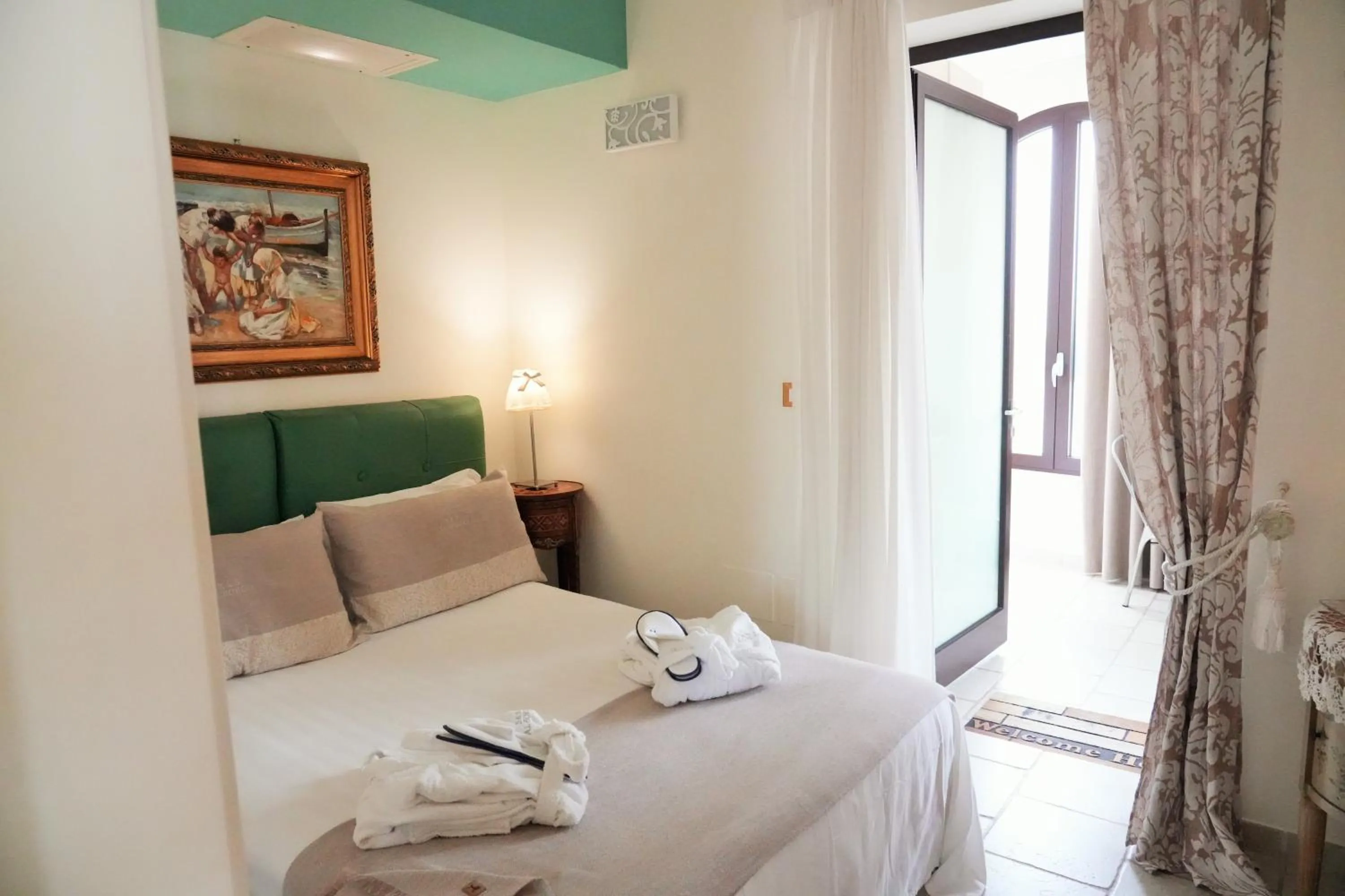 Bed in Bed & Breakfast Al Borgo