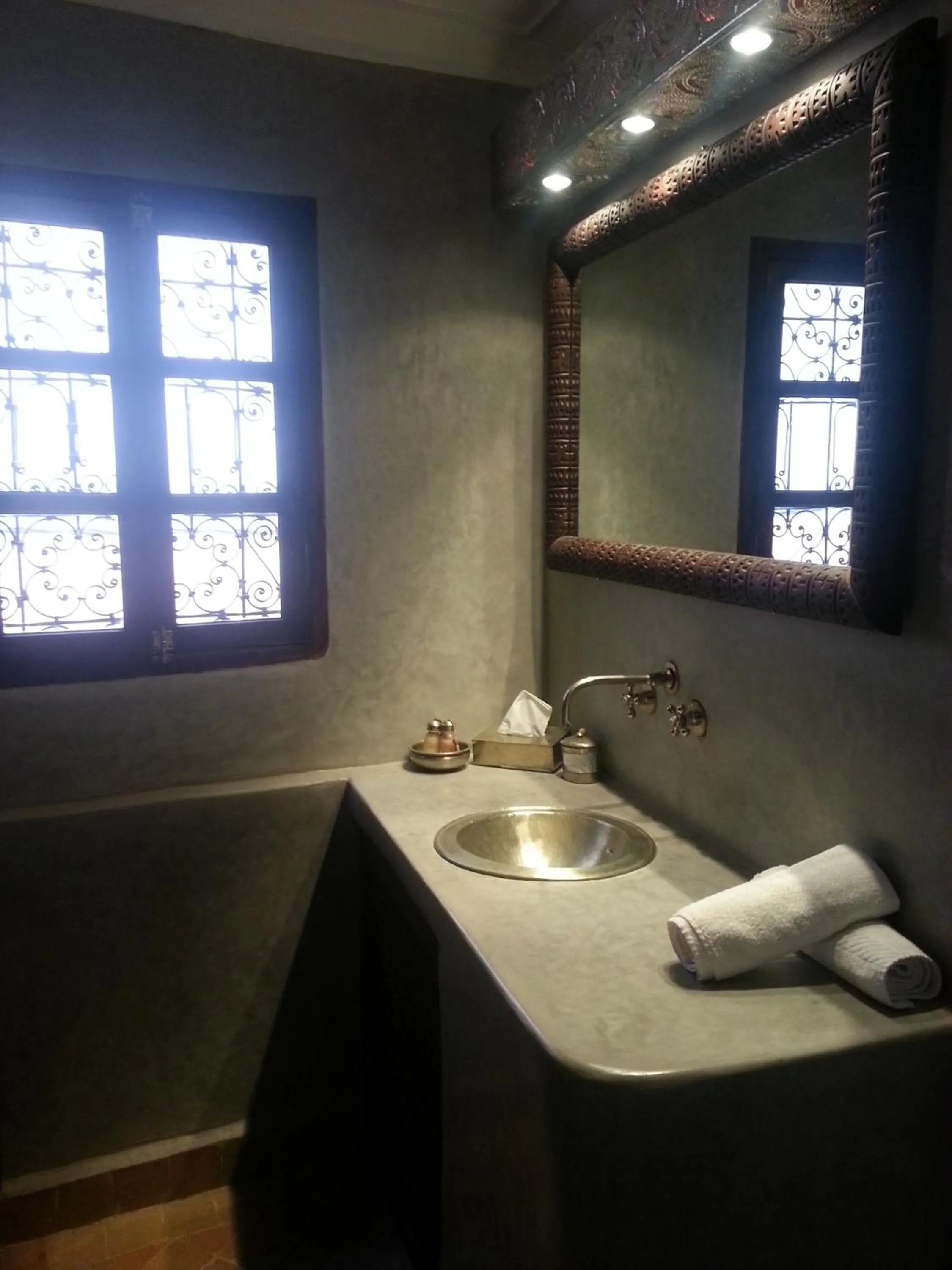 Bathroom in Riad AZZA
