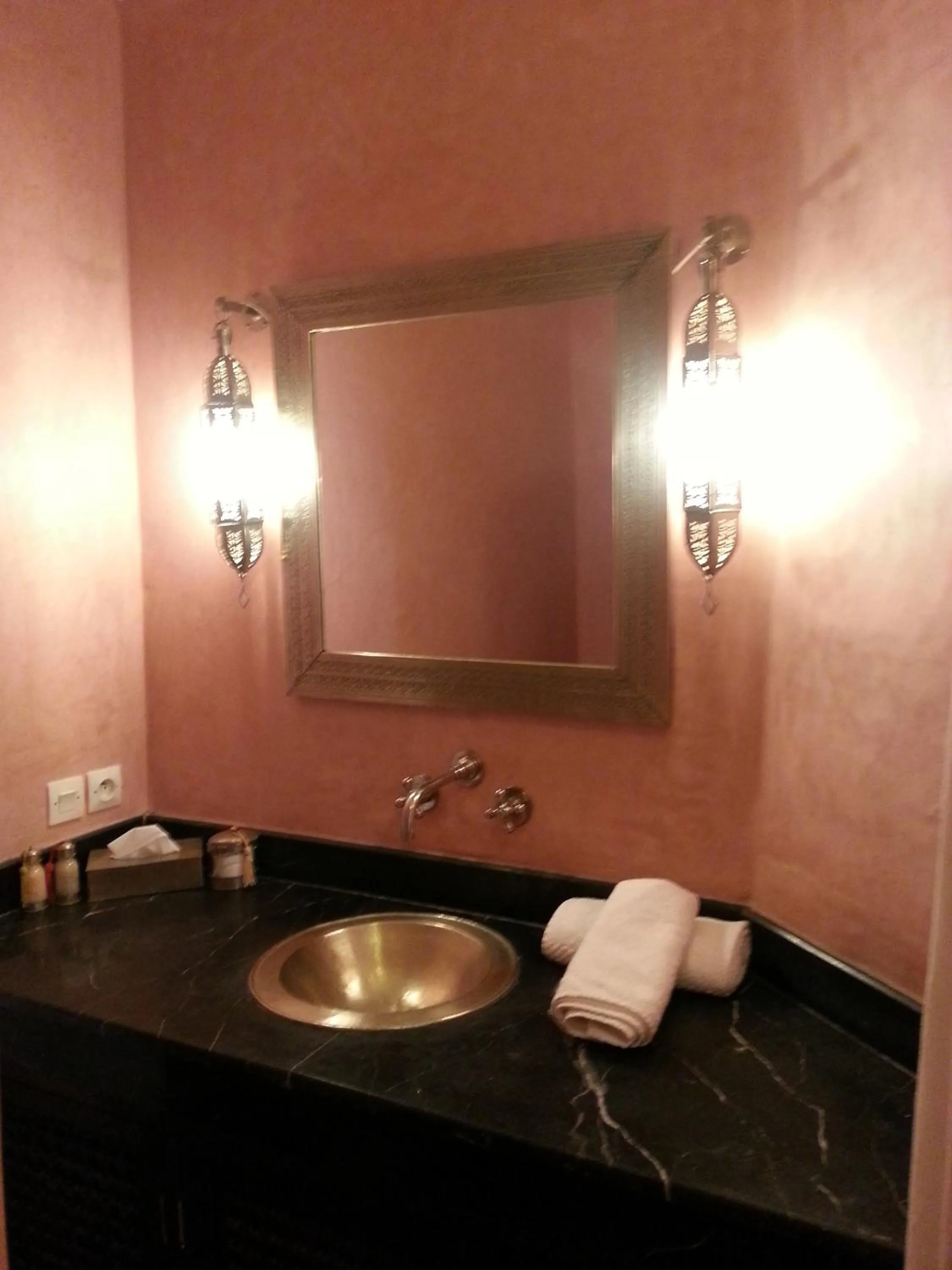 Bathroom in Riad AZZA