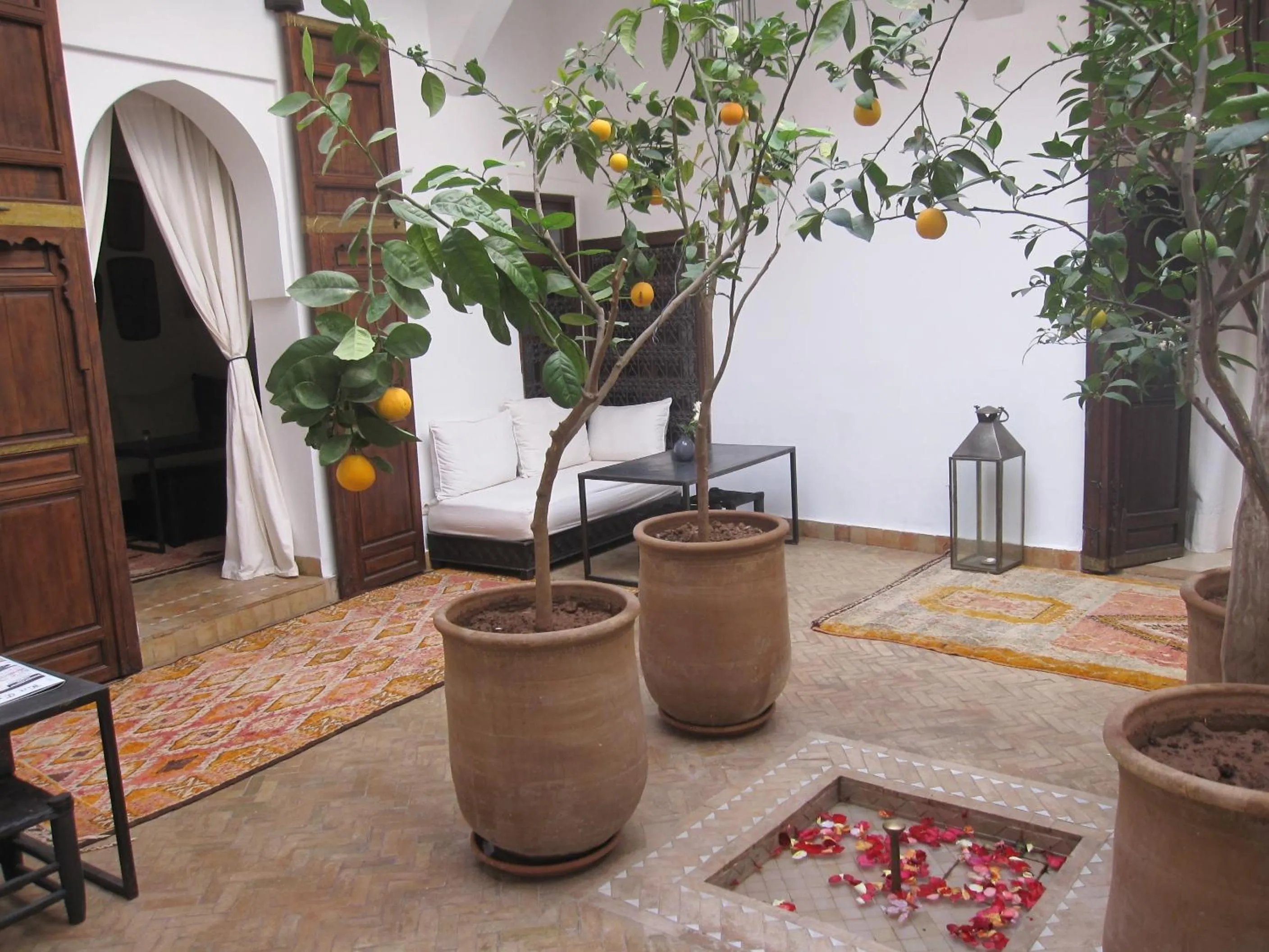 Lobby or reception in Riad AZZA