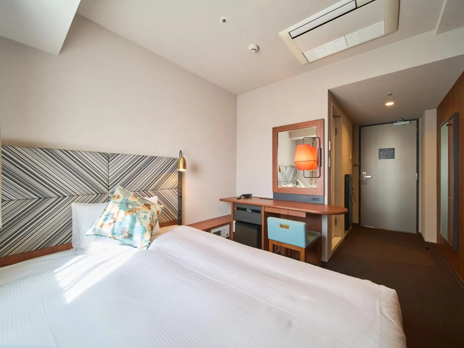 Photo of the whole room, Bed in Meitetsu Inn Nagoya Kanayama Annex