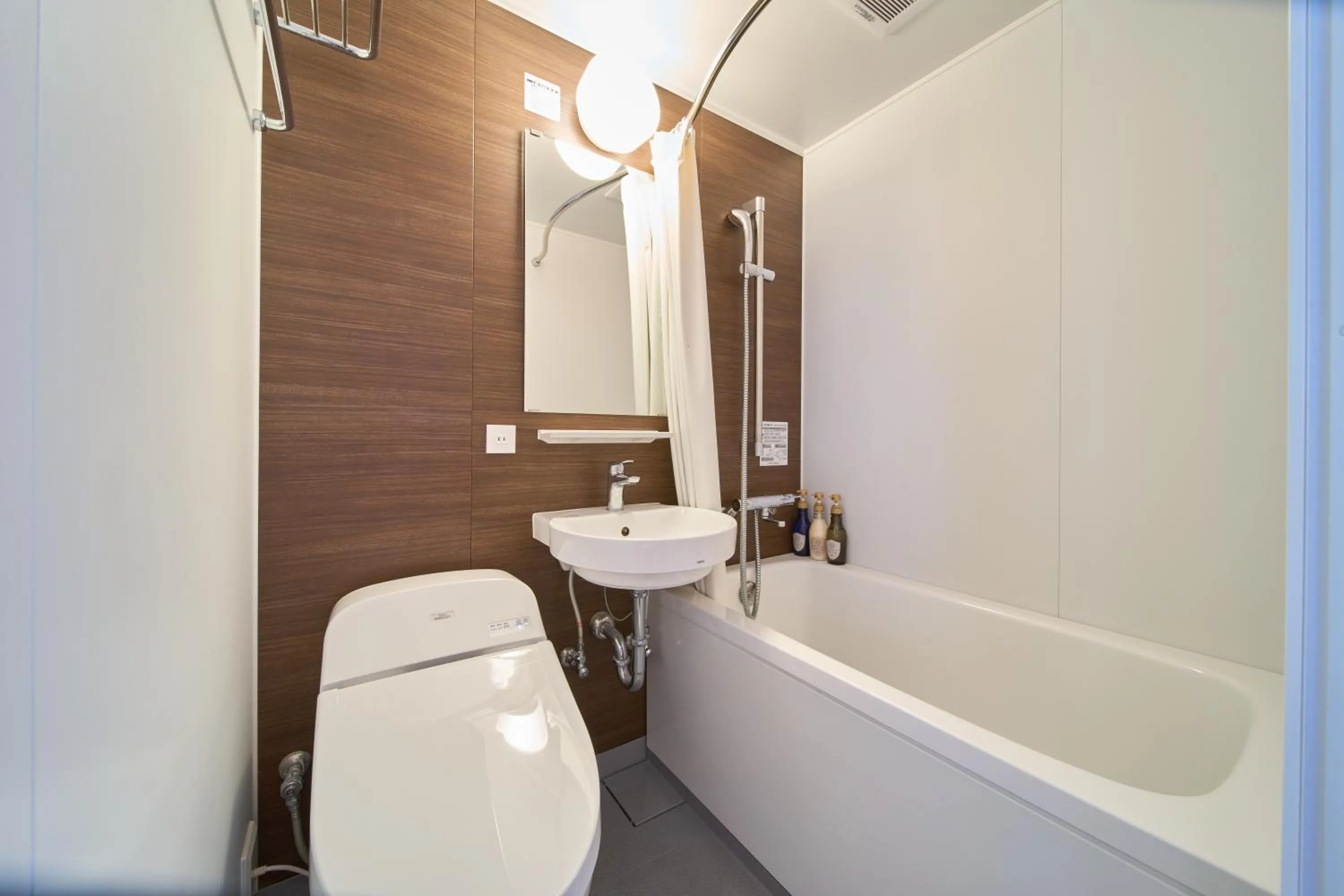 Toilet in Meitetsu Inn Nagoya Kanayama Annex