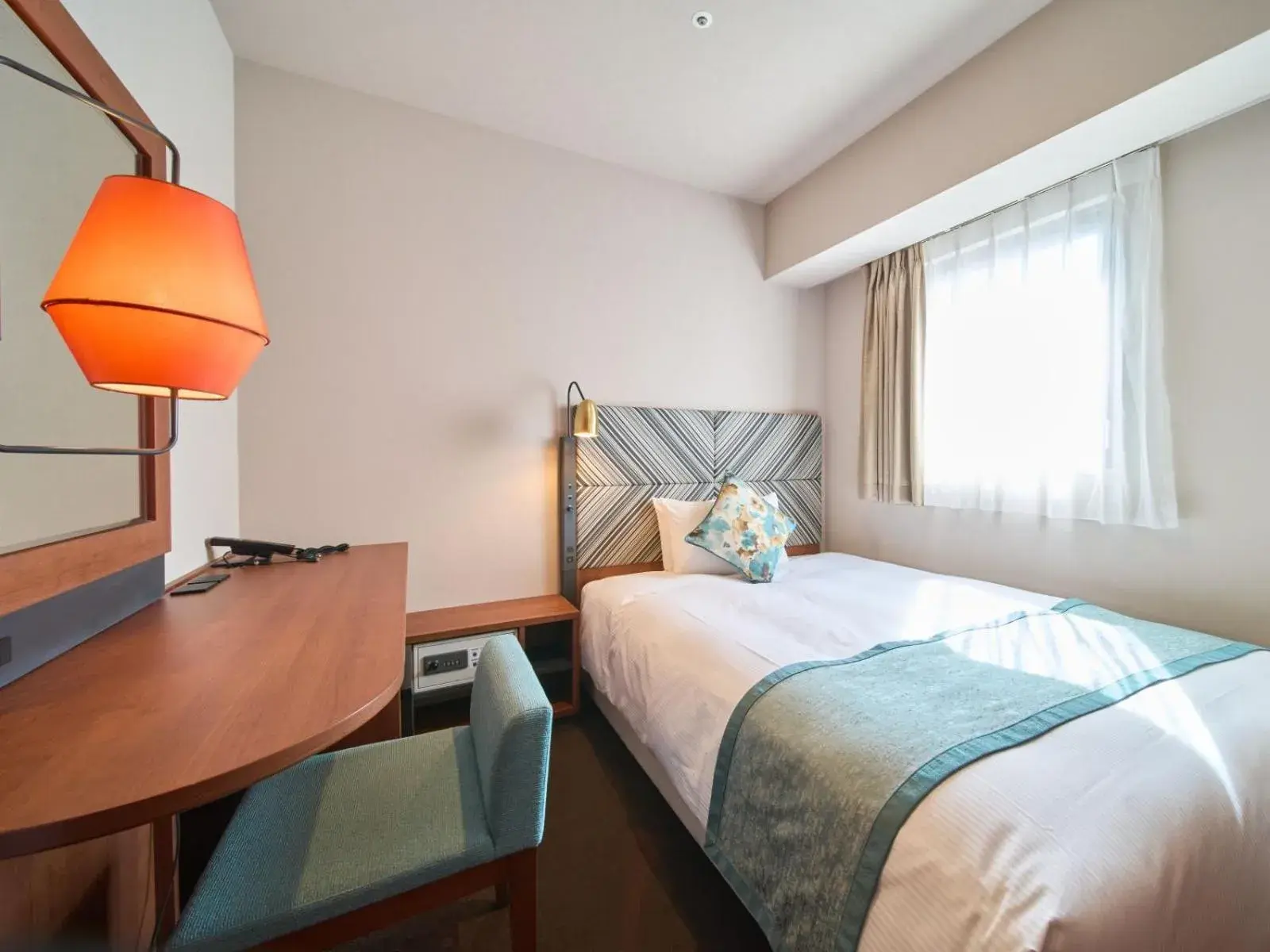 Photo of the whole room, Bed in Meitetsu Inn Nagoya Kanayama Annex Photo of the whole room, Bed in Meitetsu Inn Nagoya Kanayama Annex