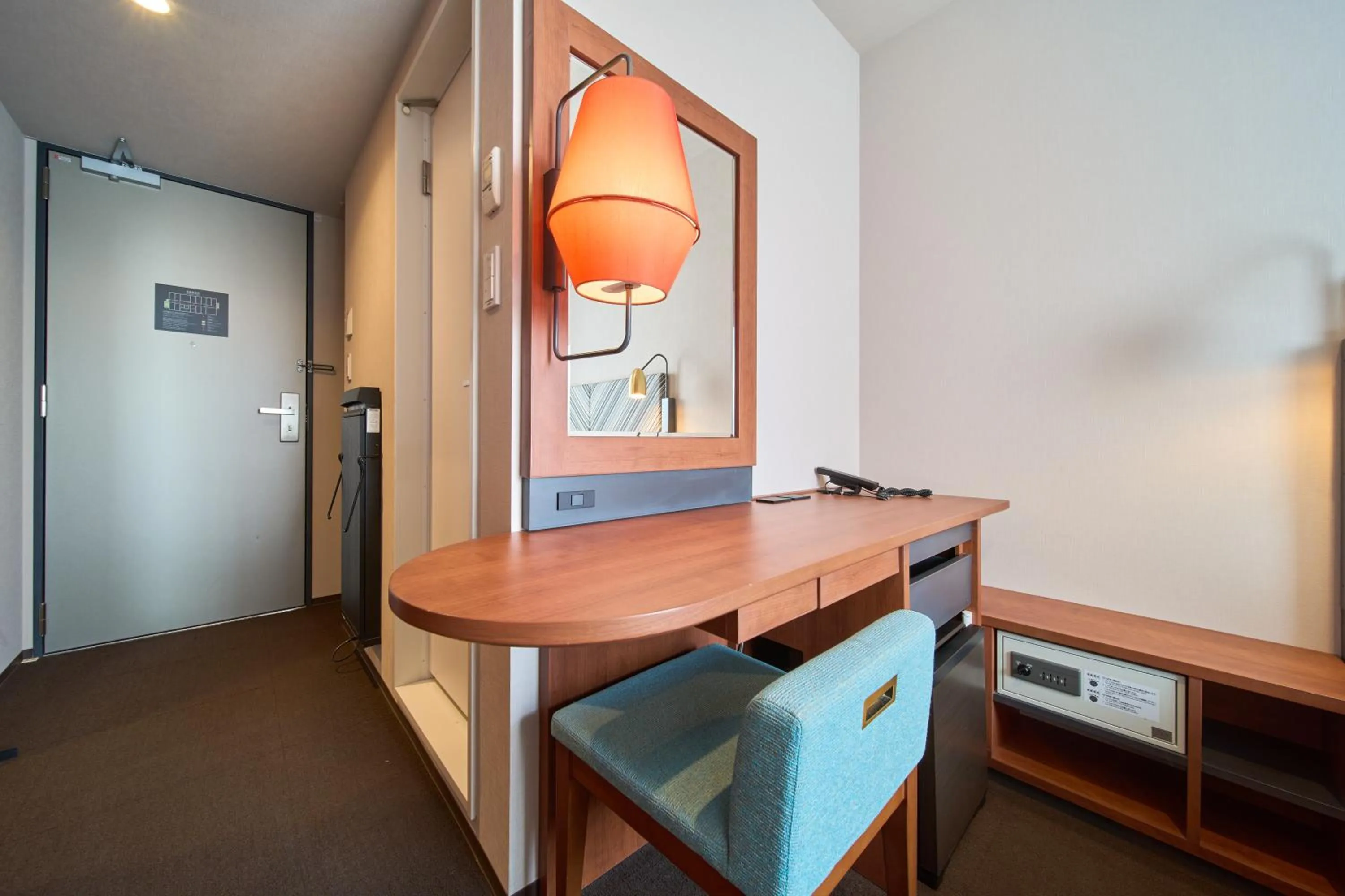 Photo of the whole room in Meitetsu Inn Nagoya Kanayama Annex