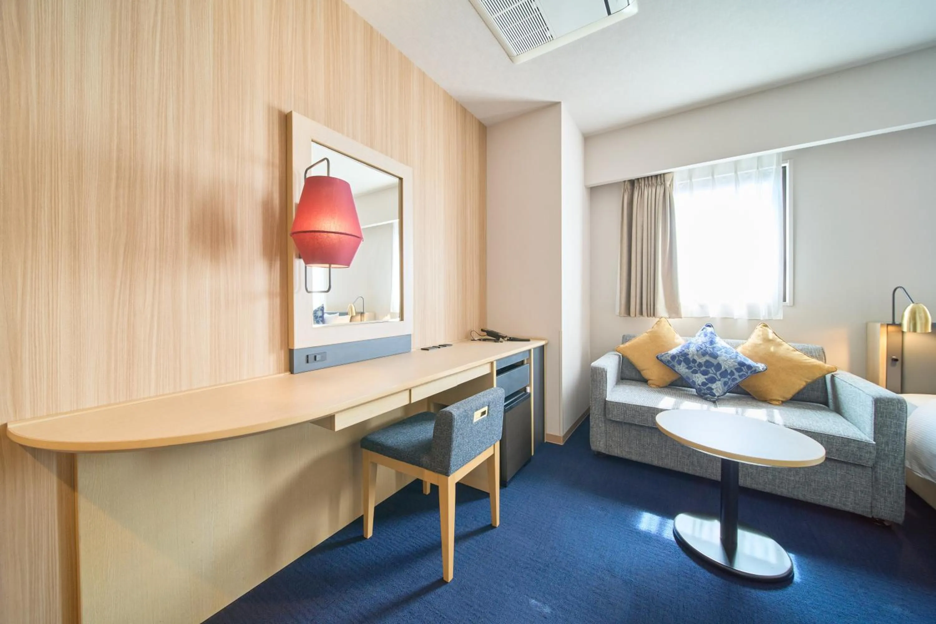 Photo of the whole room in Meitetsu Inn Nagoya Kanayama Annex