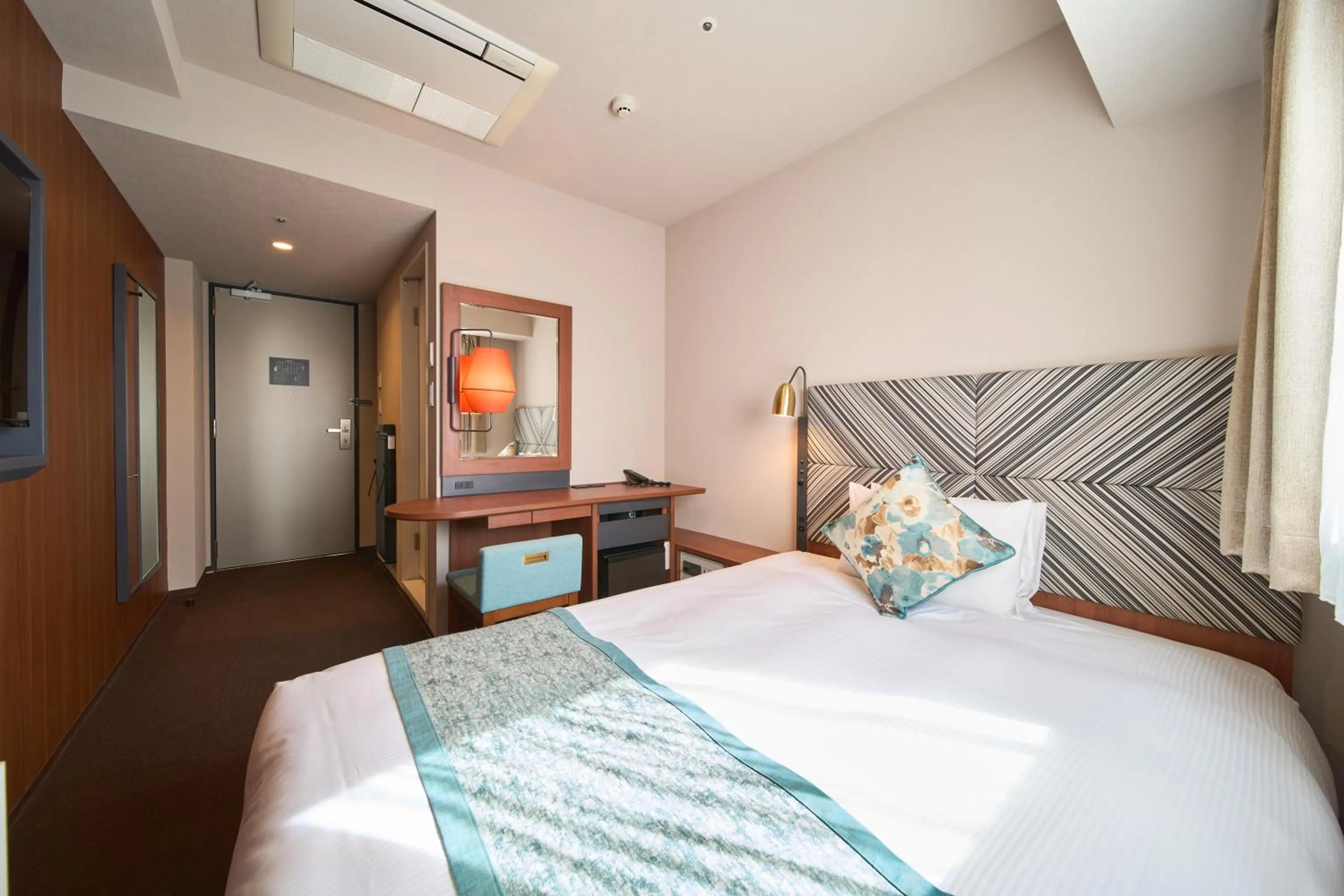 Photo of the whole room, Bed in Meitetsu Inn Nagoya Kanayama Annex