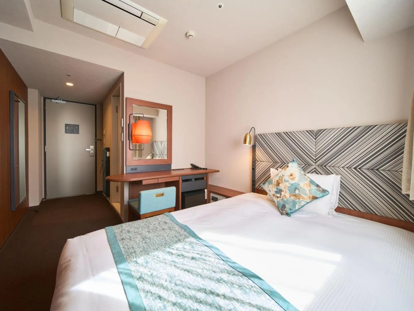 Photo of the whole room, Bed in Meitetsu Inn Nagoya Kanayama Annex